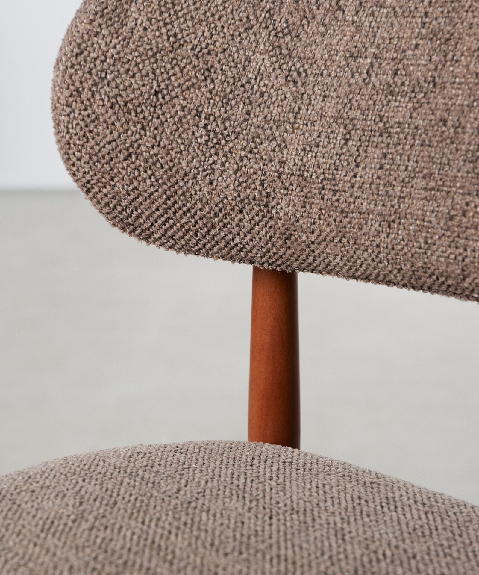 55966934204802 Silla de Comedor en Madera y Tapizada Dean Sillas Nórdicas Northdeco