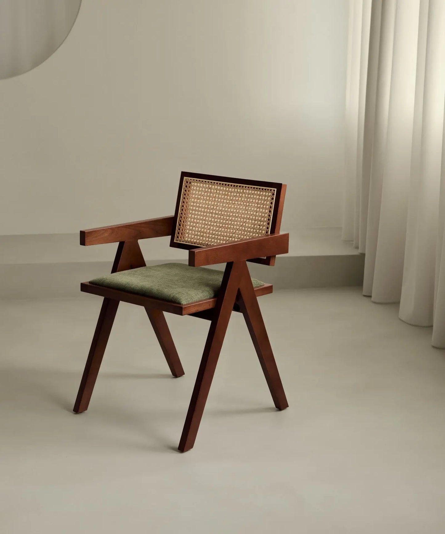 55158803005826 Silla de Comedor en Madera Tapizada con Reposabrazos Pauline Arms Sillas de madera Northdeco