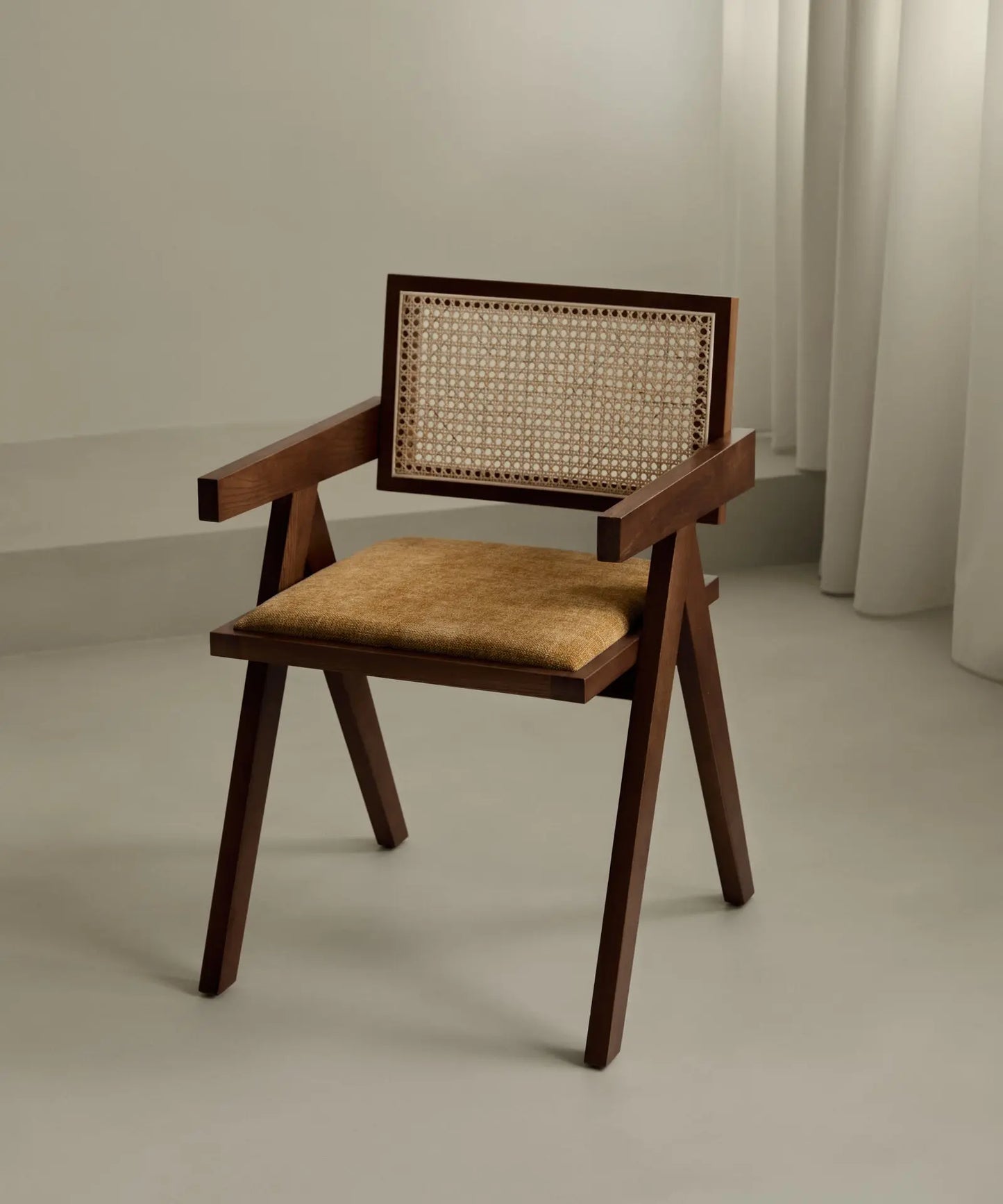 55158803038594 Silla de Comedor en Madera Tapizada con Reposabrazos Pauline Arms Sillas de madera Northdeco