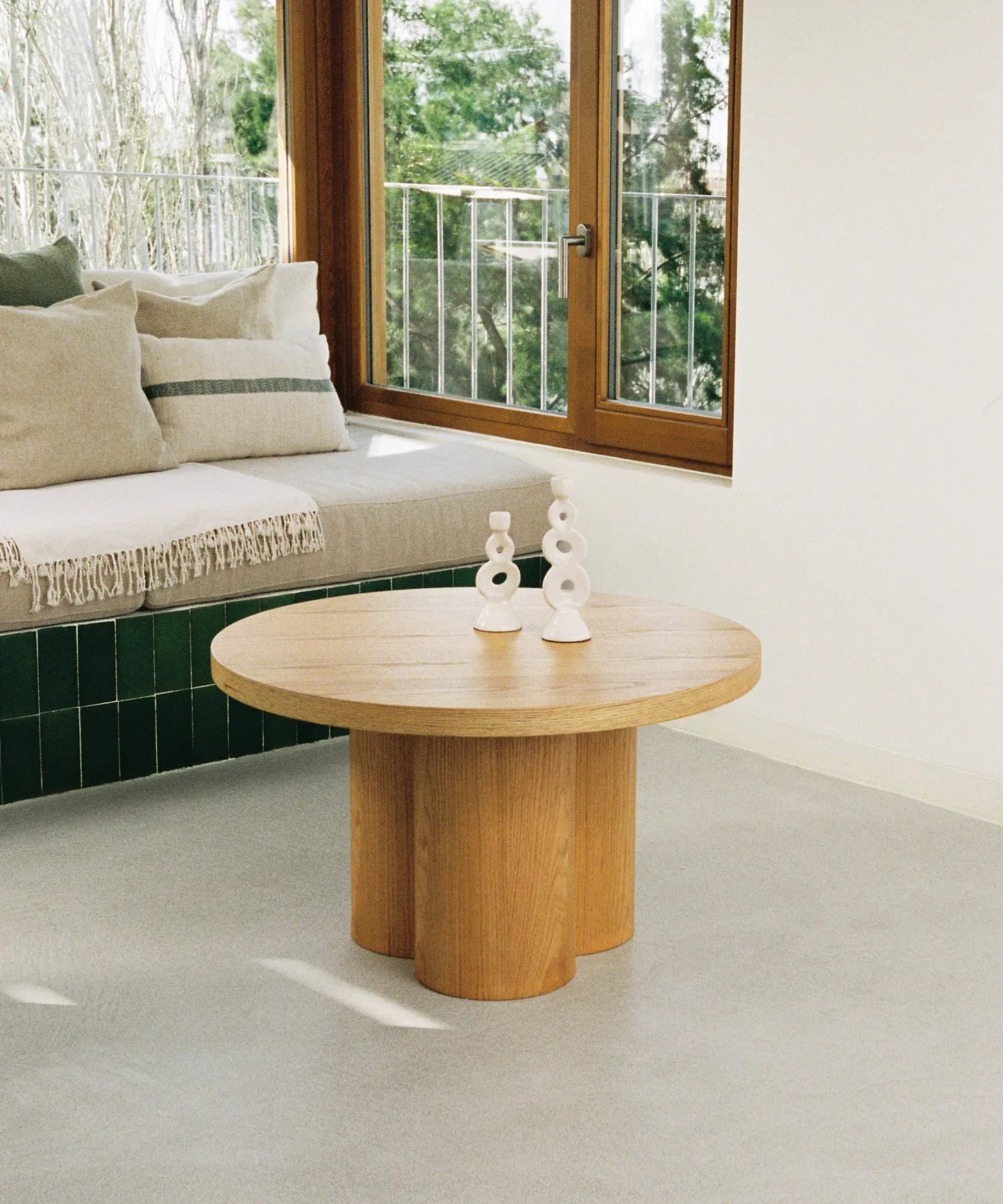 49046401319249 Mesa de Centro Redonda en Madera Odette (80 cm) Mesas de Madera Northdeco