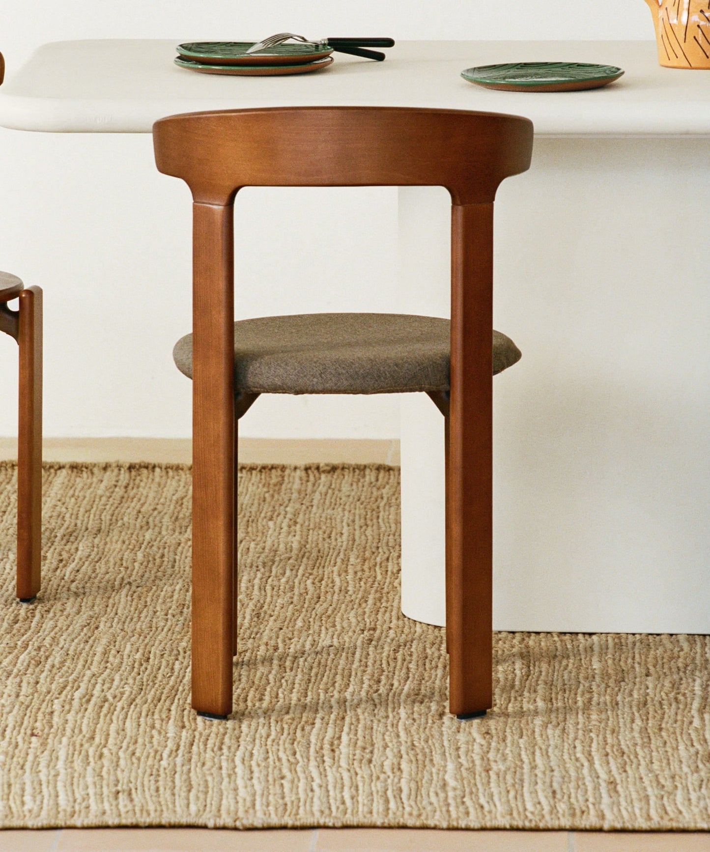 56687045017986 Silla de Comedor en Madera Tapizada Grim Sillas de Madera Northdeco