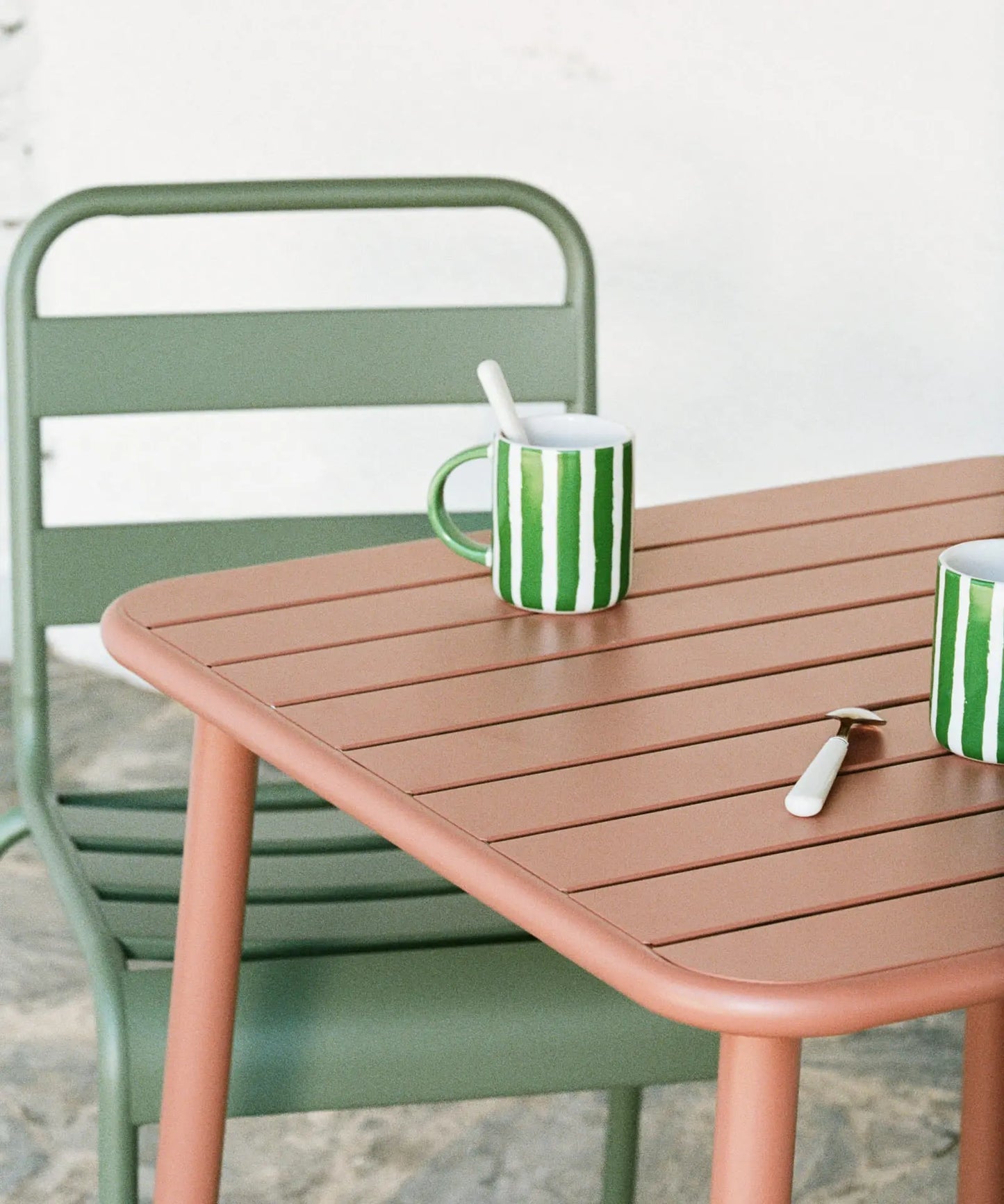 55102314414466 Mesa exterior de metal cuadrada Brisa (70x70 cm) Mesas Northdeco