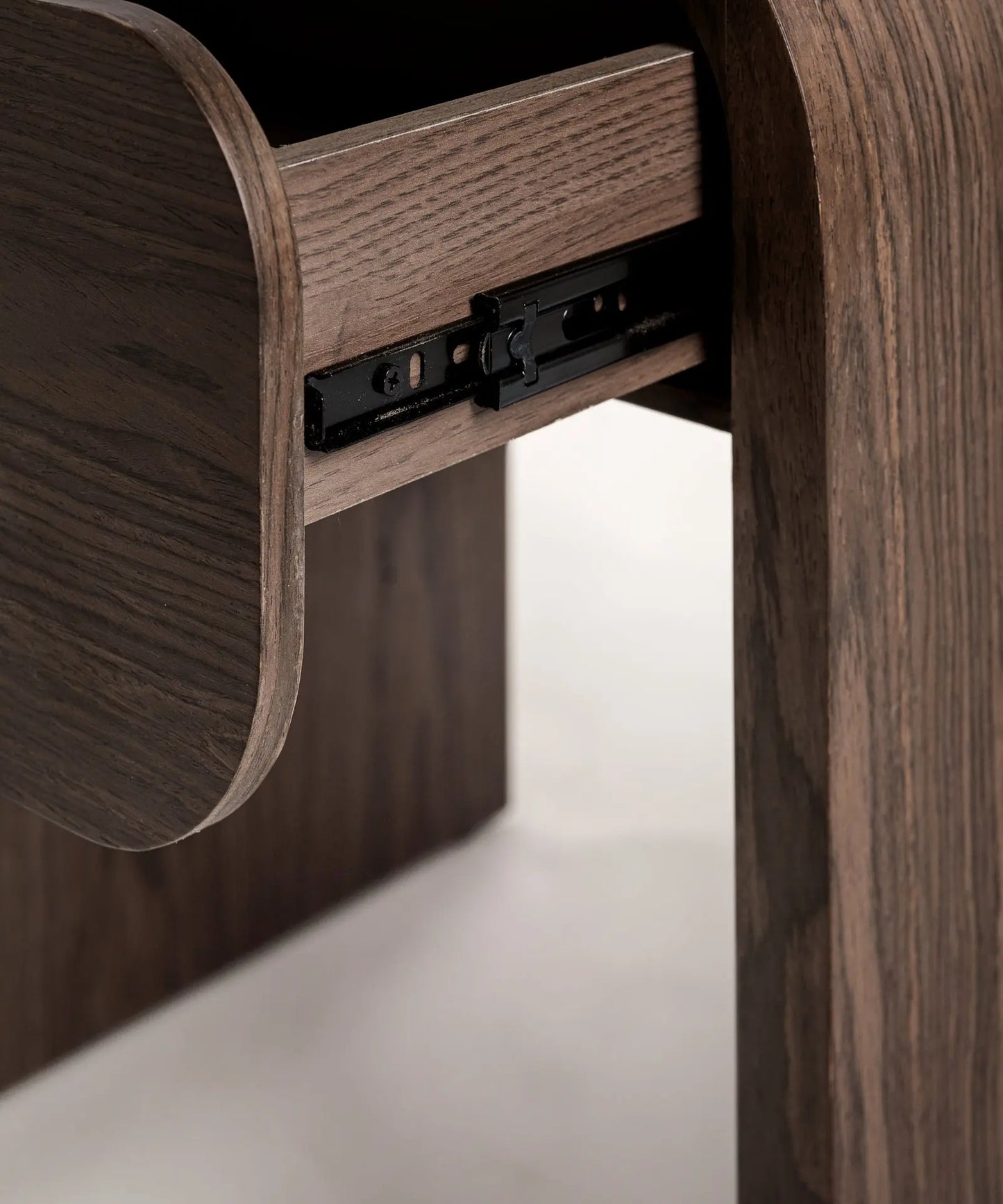 56515339682178 Mesita de Noche de Madera Atelier Mesas de Madera Northdeco