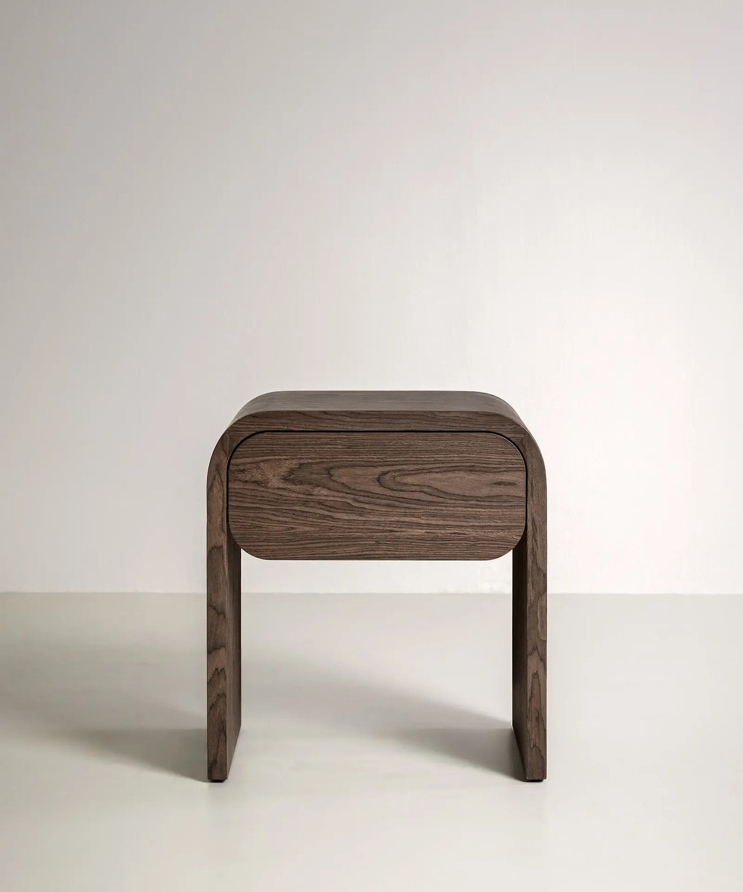 56515339682178 Mesita de Noche de Madera Atelier Mesas de Madera Northdeco