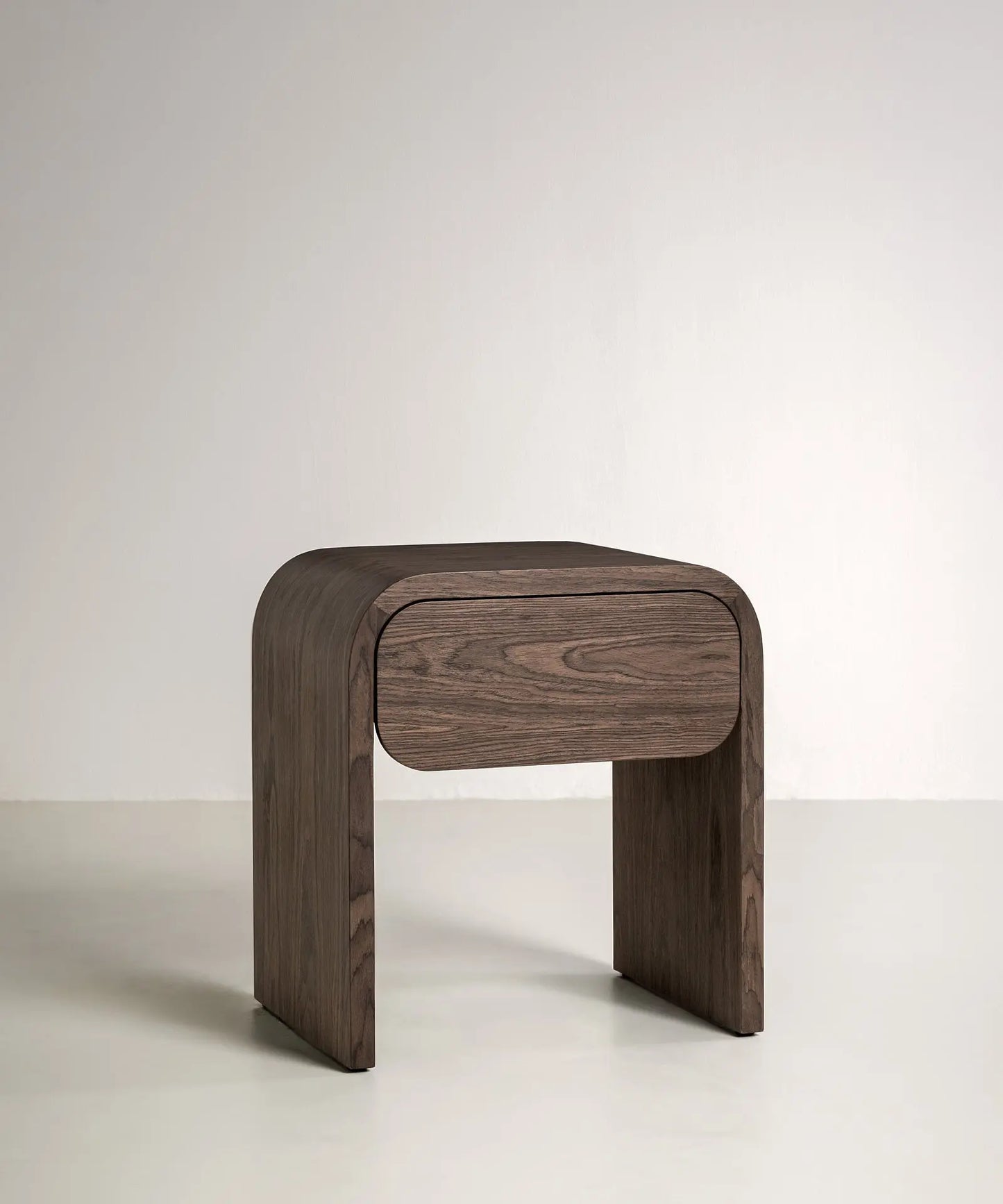 56515339682178 Mesita de Noche de Madera Atelier Mesas de Madera Northdeco