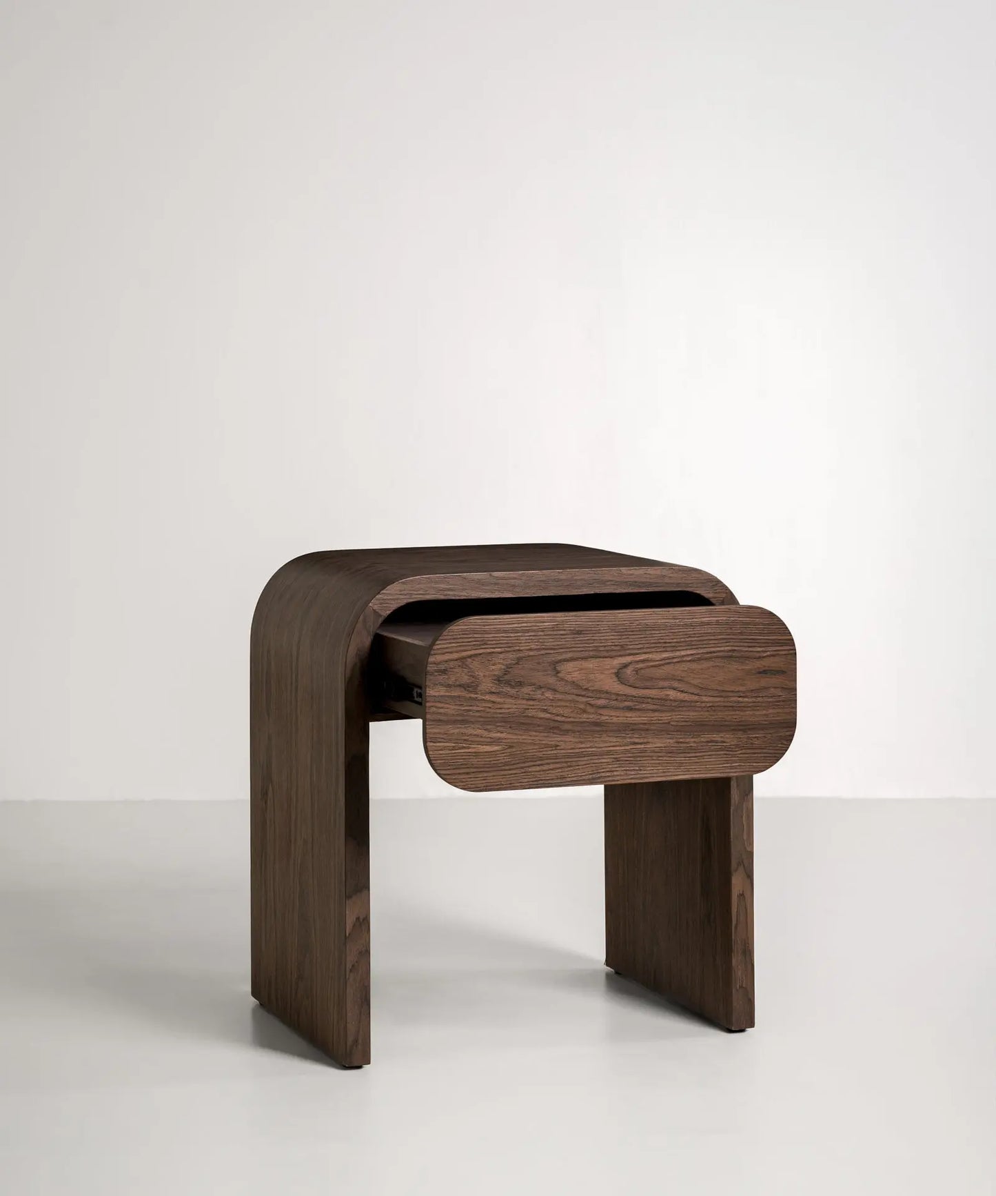 56515339682178 Mesita de Noche de Madera Atelier Mesas de Madera Northdeco