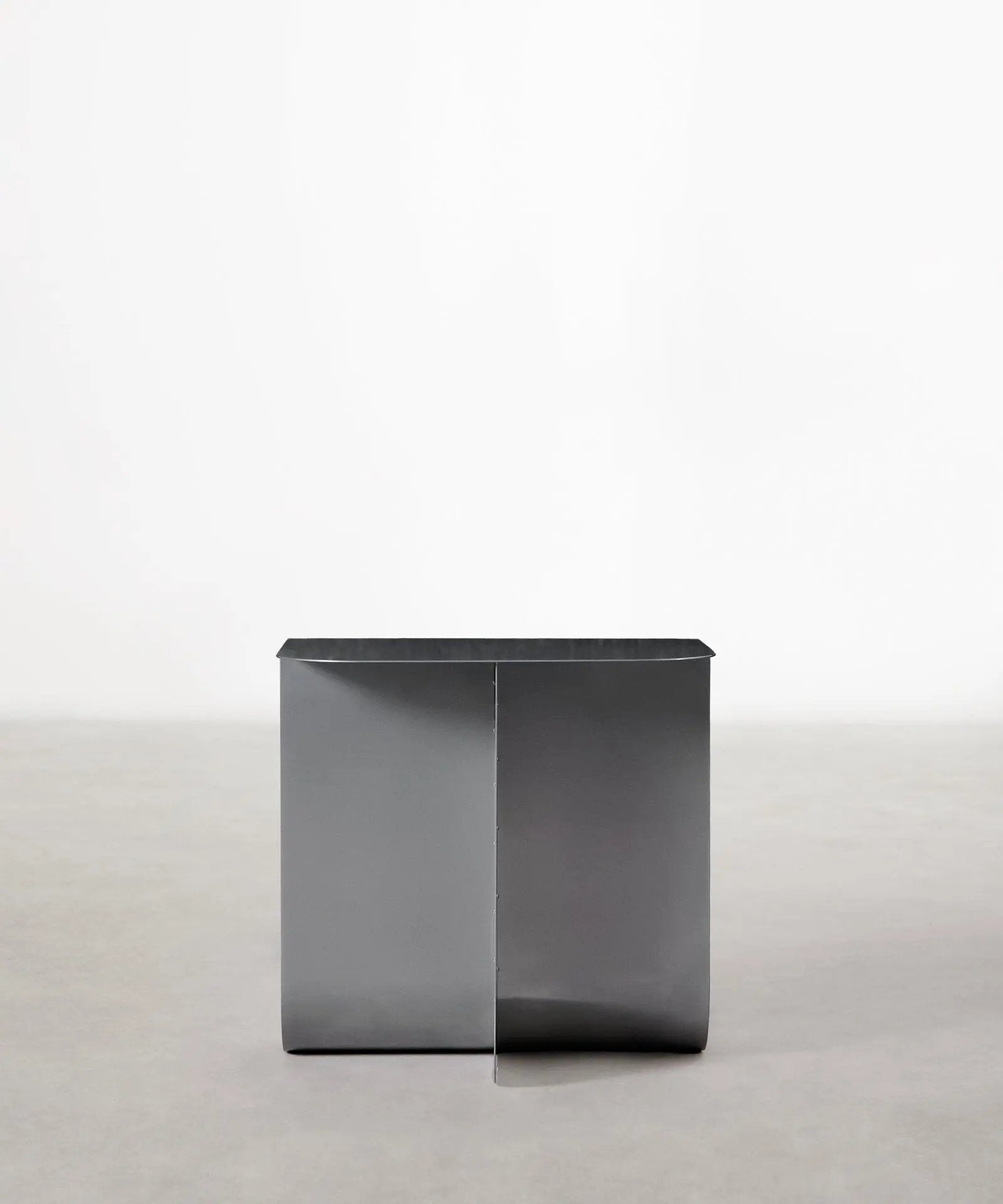 55526877561218 Mesita auxiliar de metal Dama (40x30x40 cm) Mesas Auxiliares Northdeco