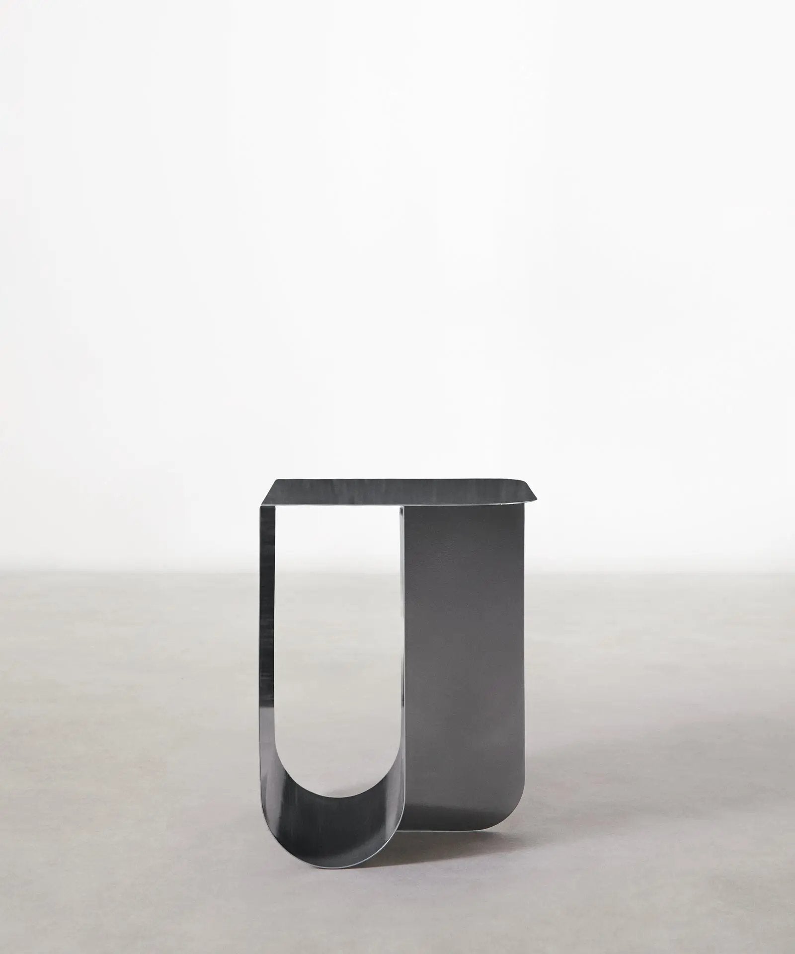 55526877561218 Mesita auxiliar de metal Dama (40x30x40 cm) Mesas Auxiliares Northdeco