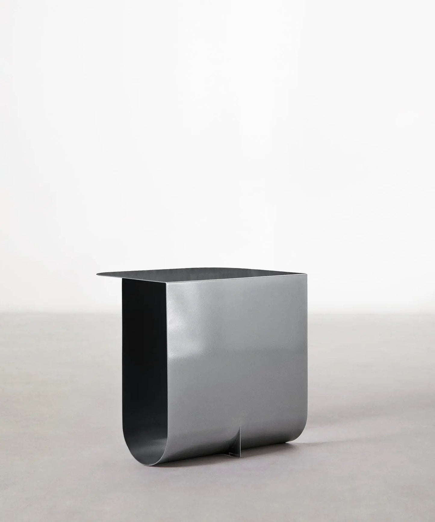 55526877561218 Mesita auxiliar de metal Dama (40x30x40 cm) Mesas Auxiliares Northdeco