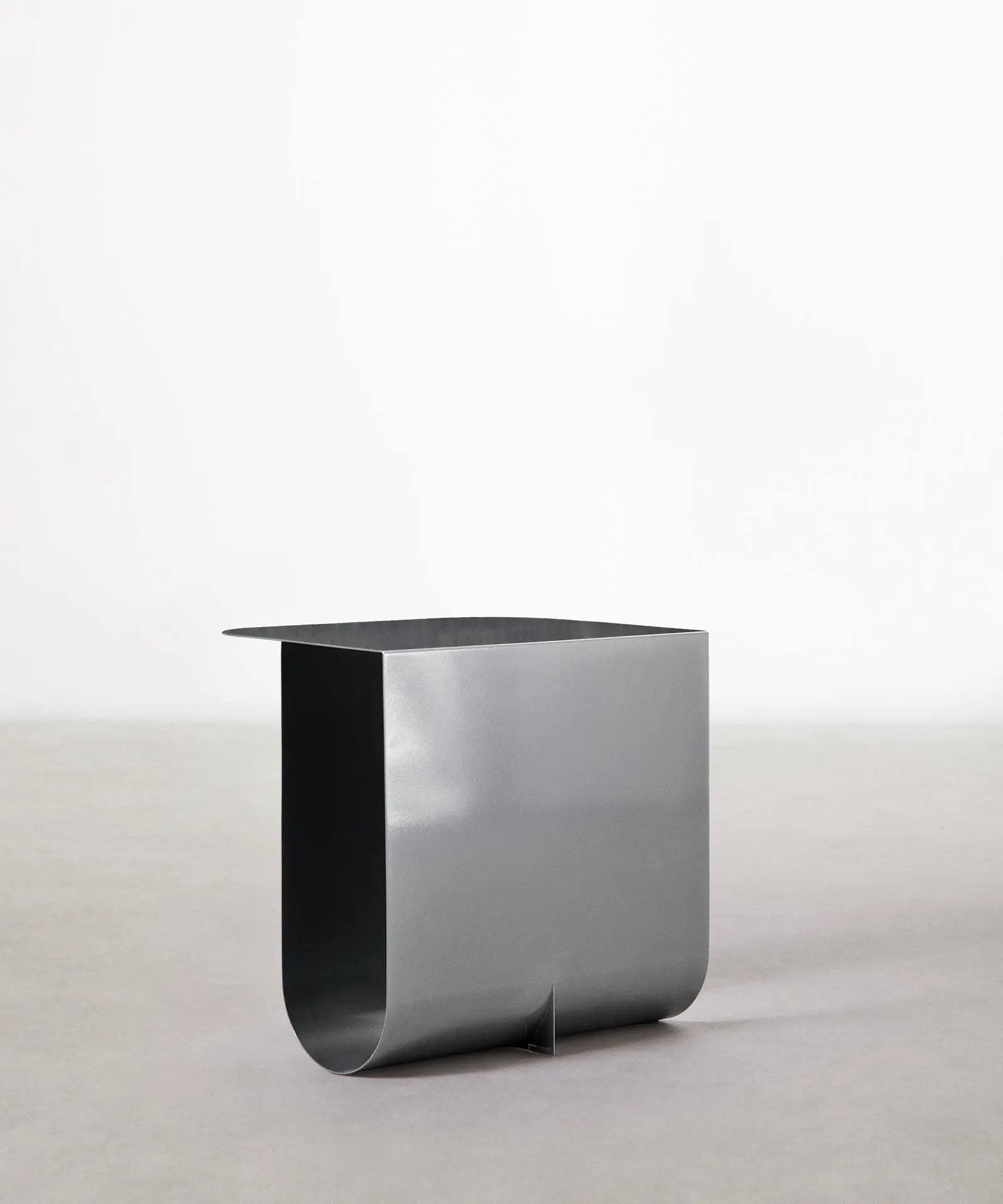 55526877561218 Mesita auxiliar de metal Dama (40x30x40 cm) Mesas Auxiliares Northdeco