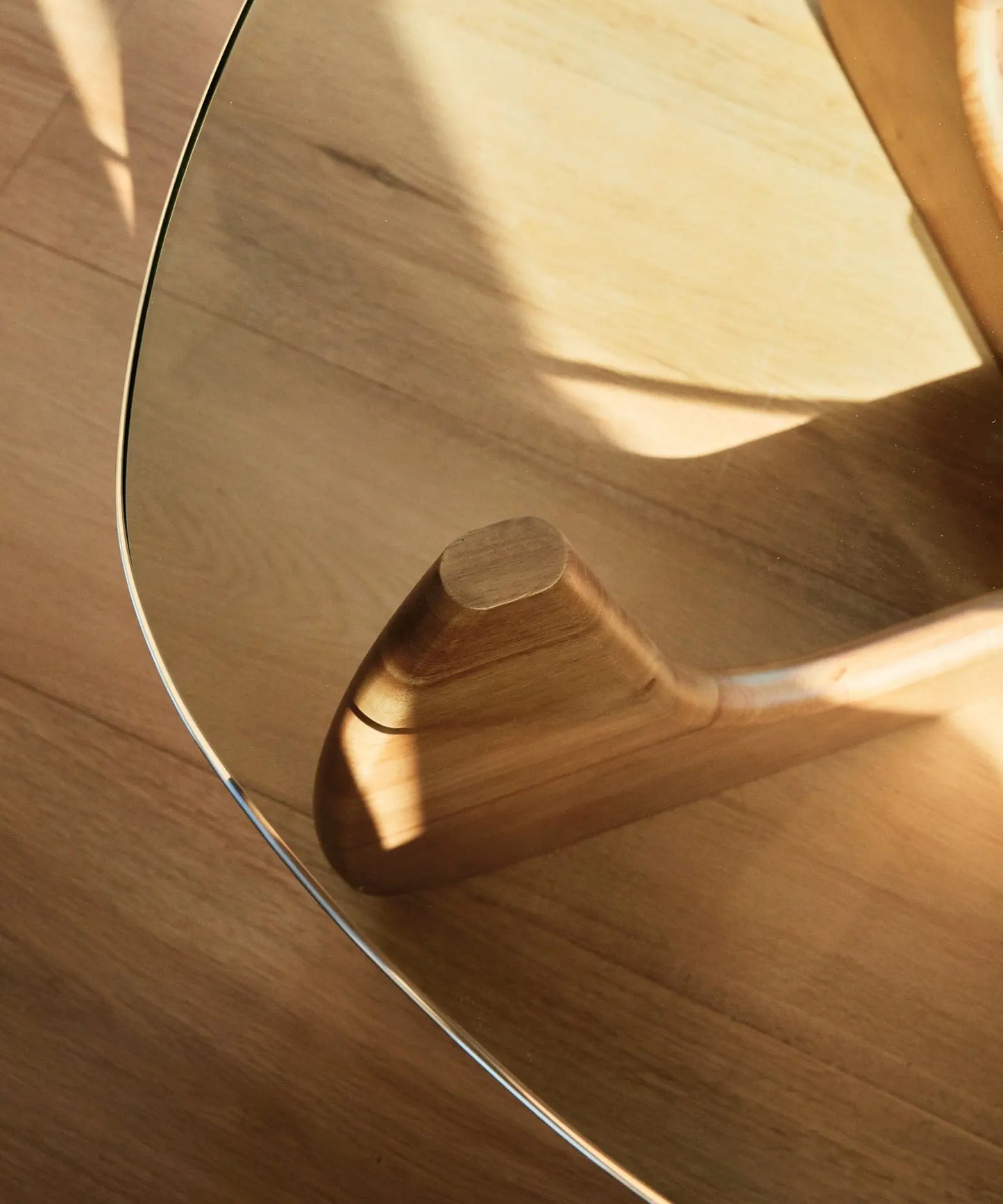 48927032475985 Mesa de Centro en Cristal Templado y Madera Michi Noriaki Mesas de Cristal Northdeco