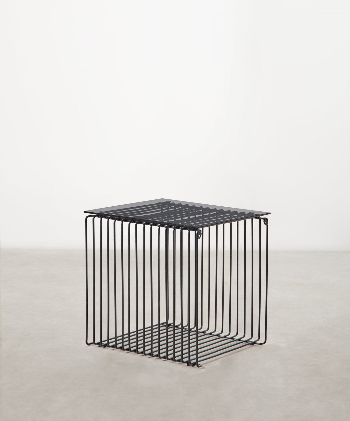 55139053699458 Mesa auxiliar de metal y cristal Lyn Mesas Auxiliares Northdeco