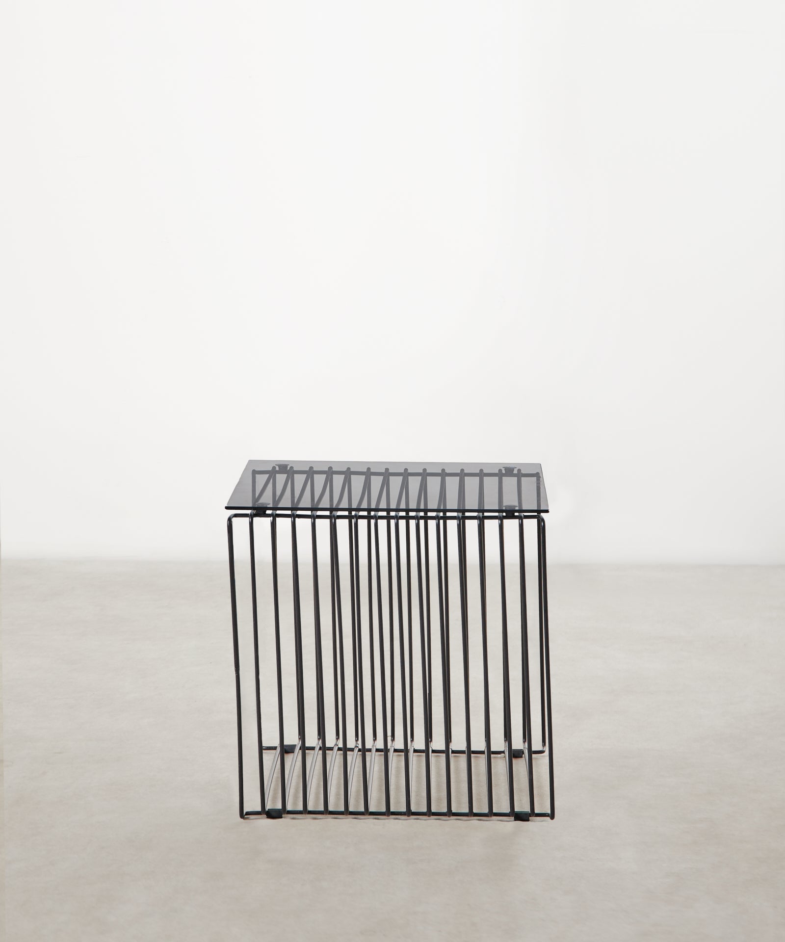 55139053699458 Mesa auxiliar de metal y cristal Lyn Mesas Auxiliares Northdeco