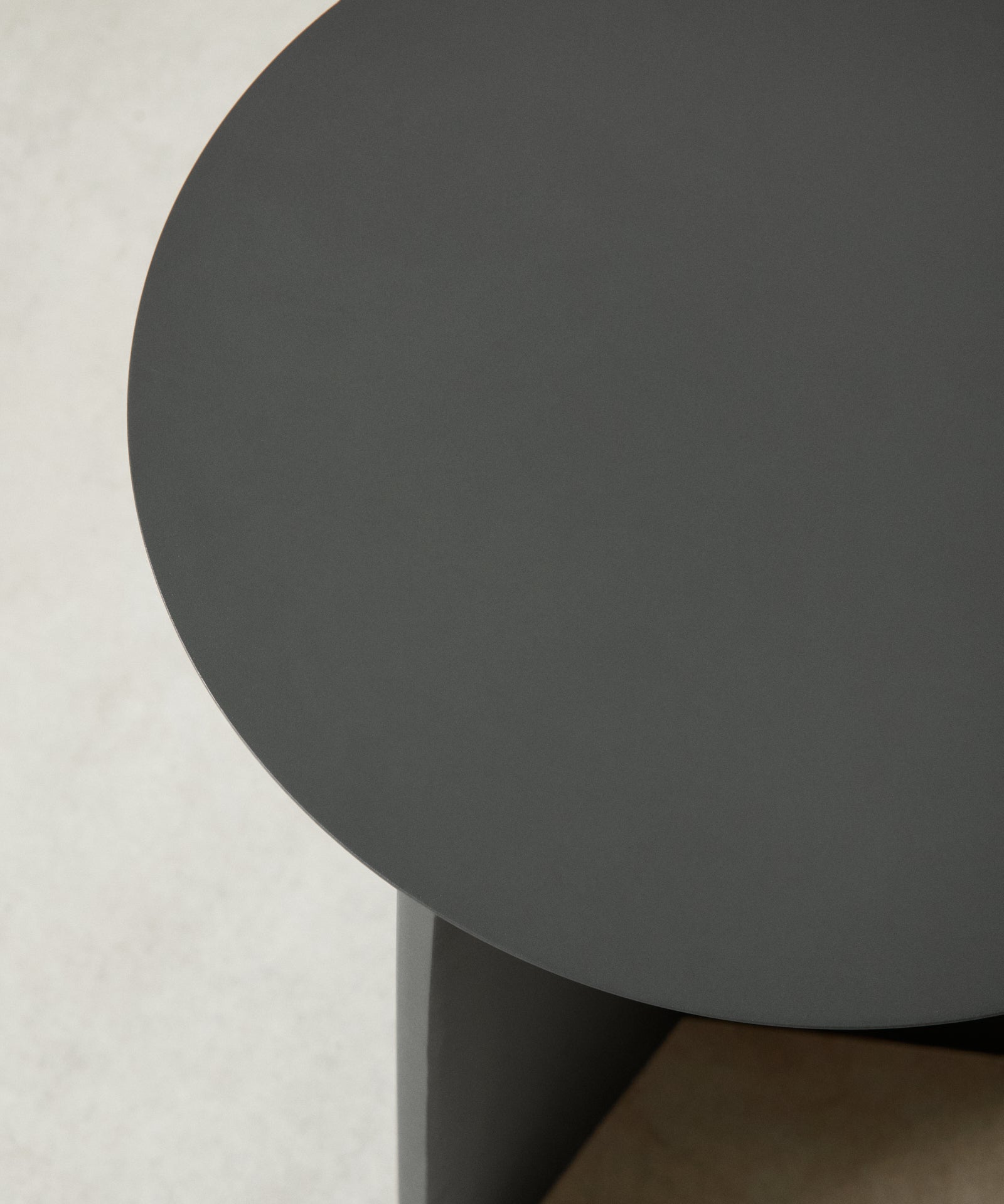 55689170223490 Mesita auxiliar de metal Aiden (47x35 cm) Mesas Auxiliares Northdeco