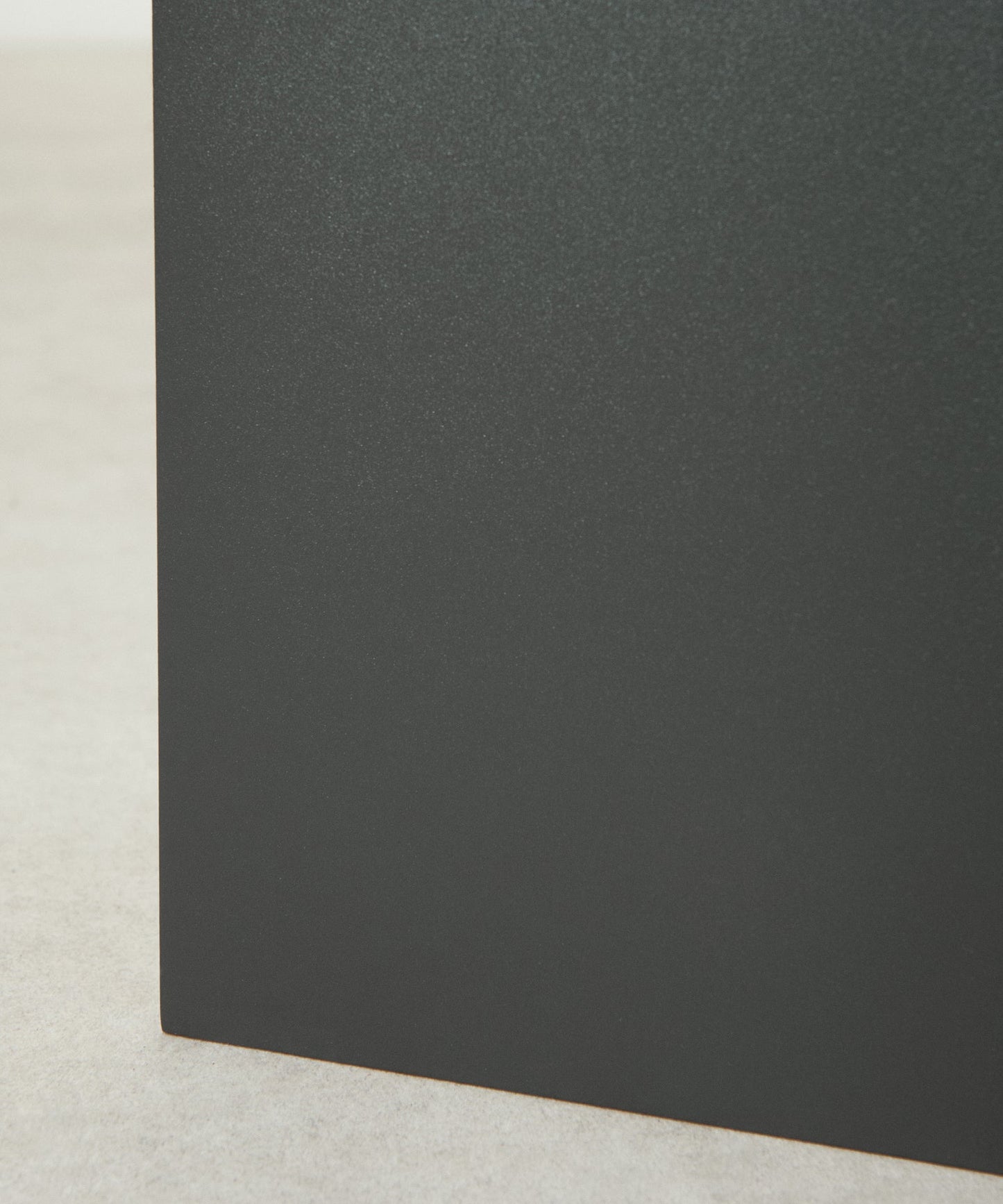 55689170223490 Mesita auxiliar de metal Aiden (47x35 cm) Mesas Auxiliares Northdeco