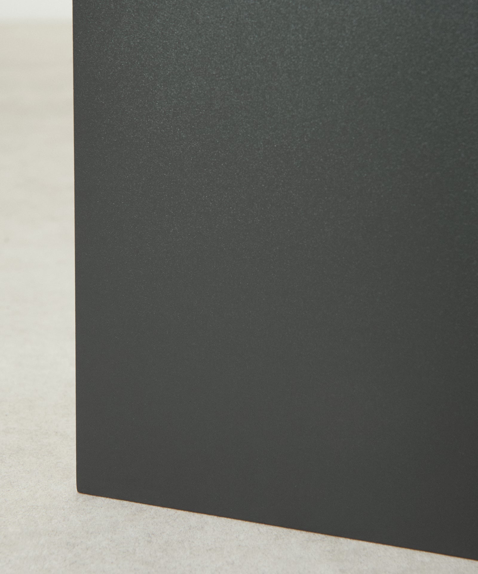 55689170223490 Mesita auxiliar de metal Aiden (47x35 cm) Mesas Auxiliares Northdeco