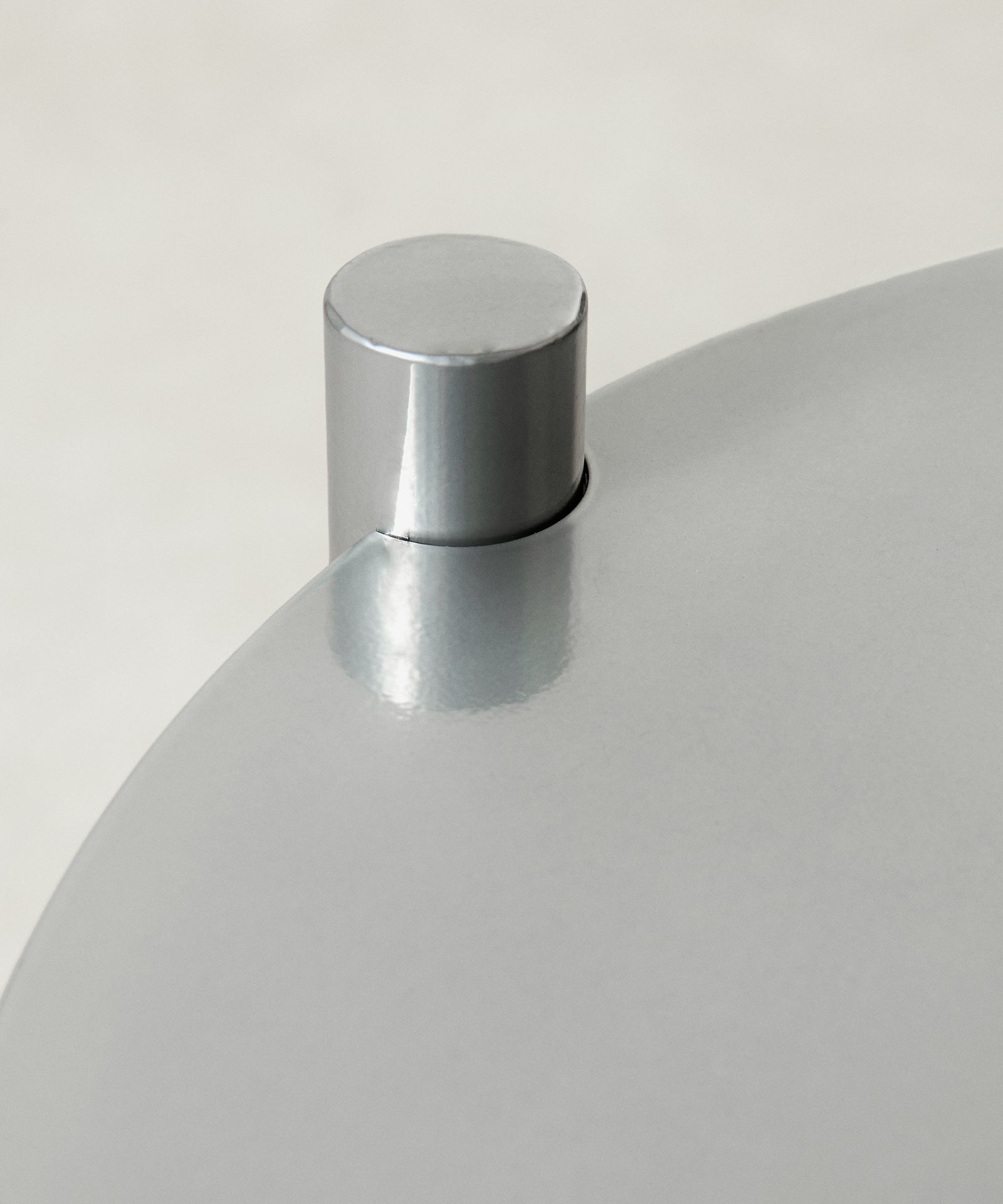 55689192604034 Mesa Auxiliar de Metal Simon Mesas Auxiliares Northdeco