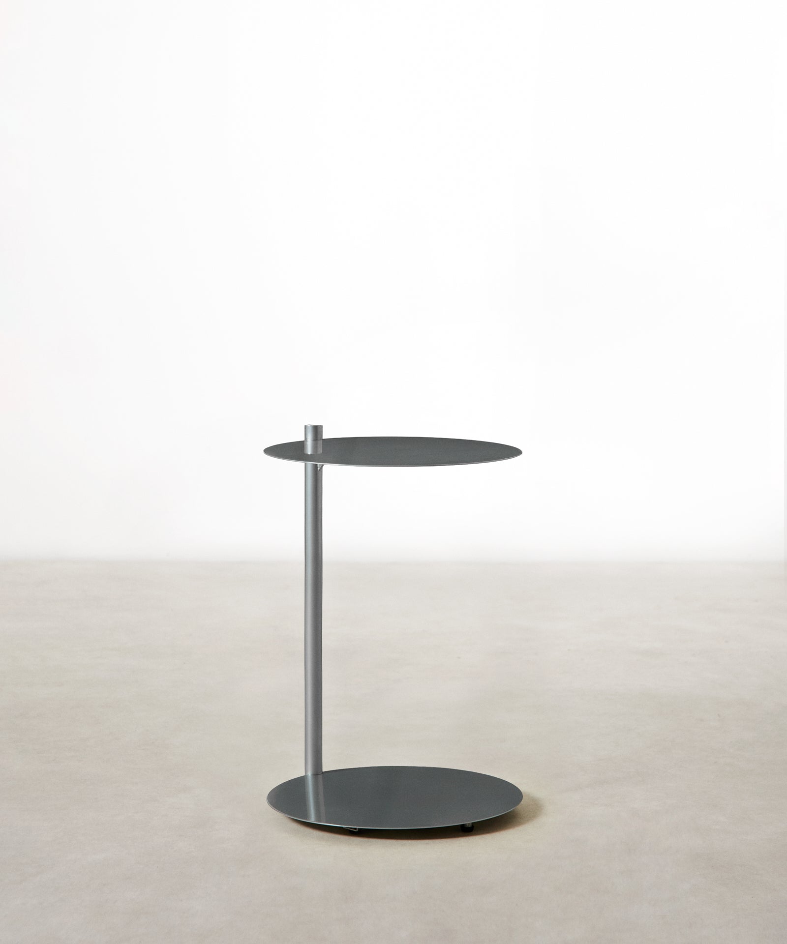 55689192604034 Mesa Auxiliar de Metal Simon Mesas Auxiliares Northdeco