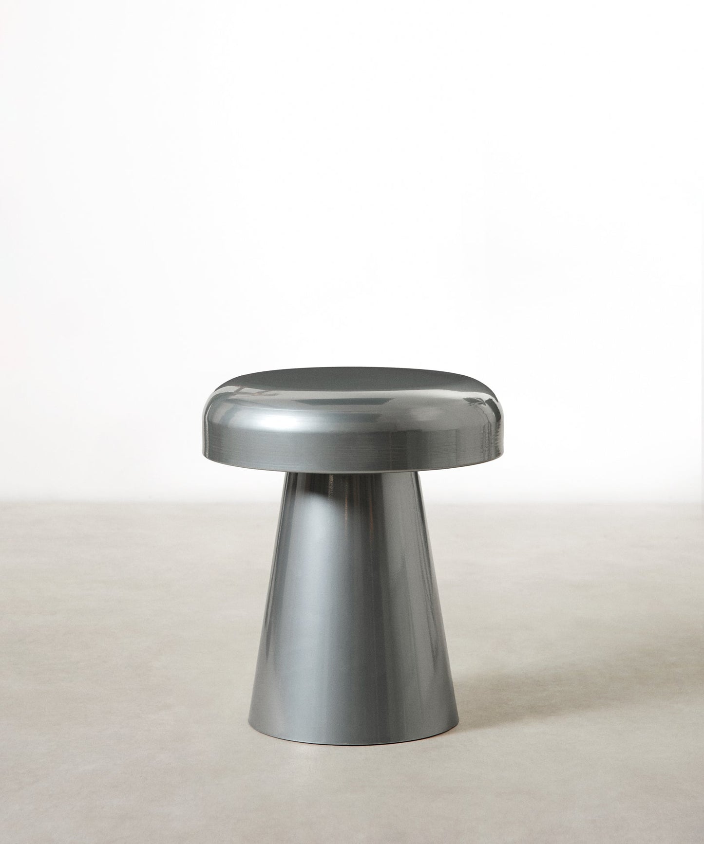 55689221636482 Mesa Auxiliar de Metal Mush (40x46 cm) Mesas Auxiliares Northdeco