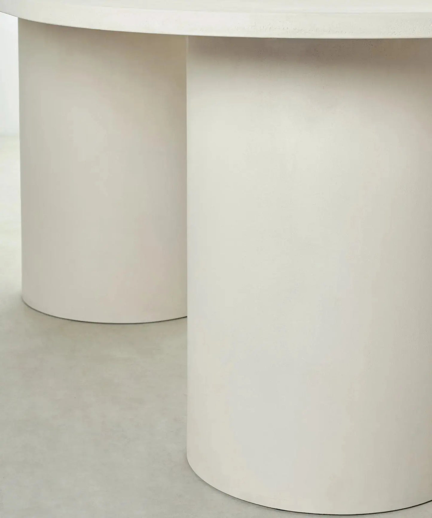 56276036518274 Mesa de Comedor Ovalada en Microcemento Juno Mesa de comedor Northdeco