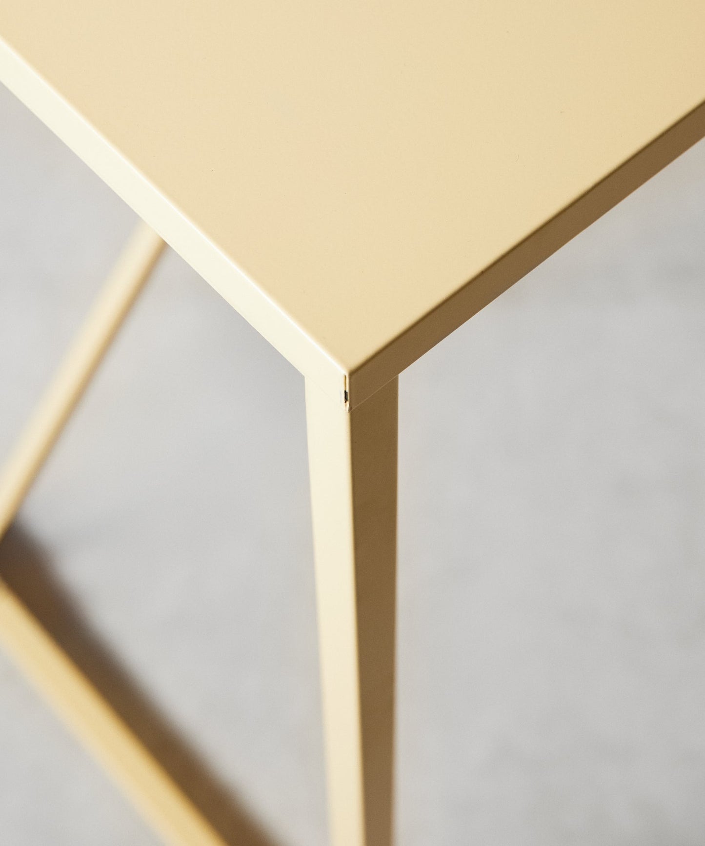 55822973010306 Mesa de Escritorio en Acero Laminado Varek Mesas Northdeco