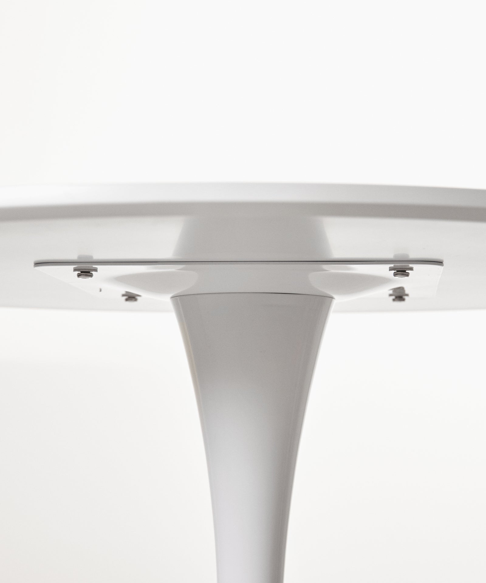 55418511851906 Mesa redonda de madera y fibra de vidrio Tulia (100 cm) Mesas Northdeco