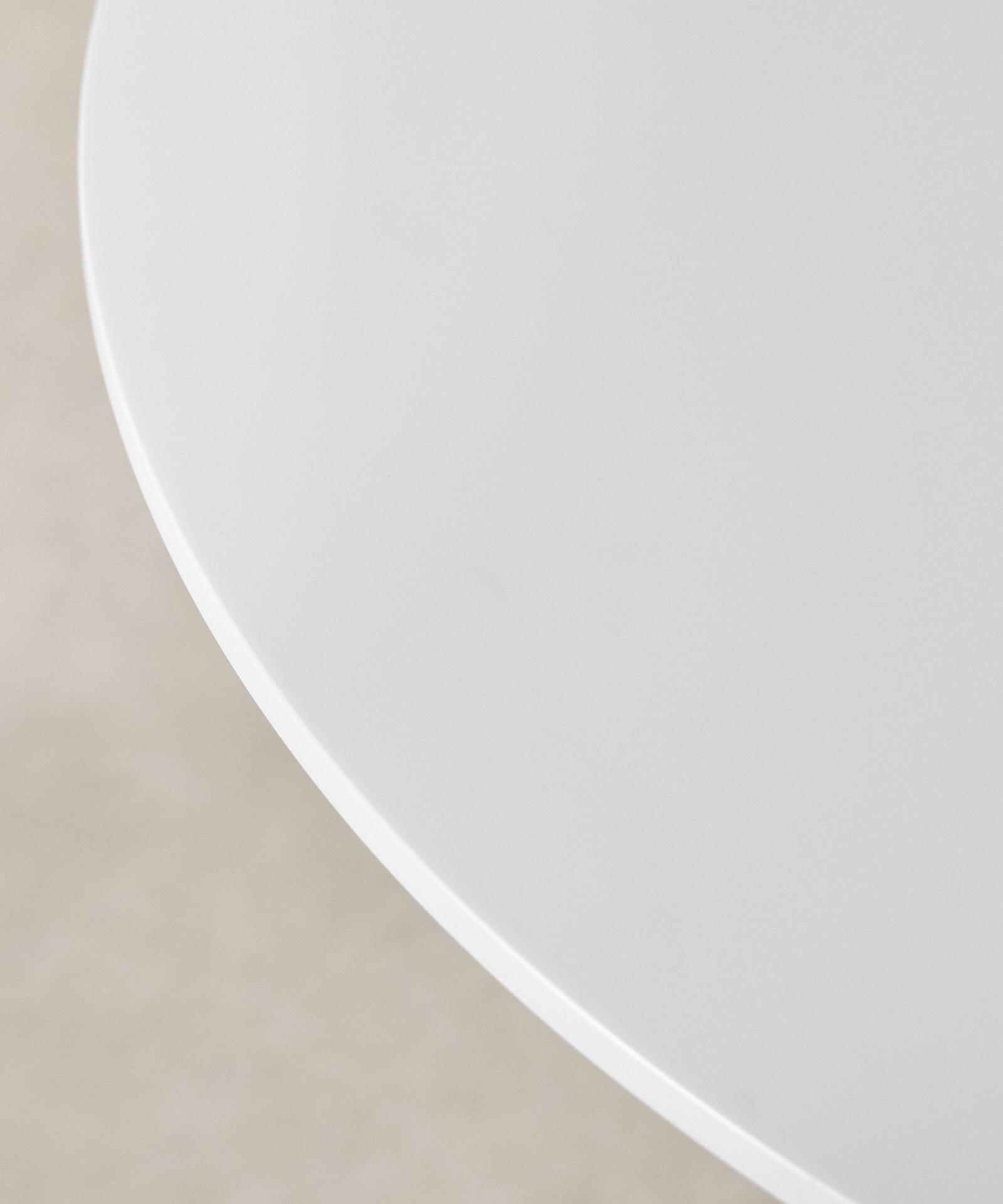 55418511851906 Mesa redonda de madera y fibra de vidrio Tulia (100 cm) Mesas Northdeco