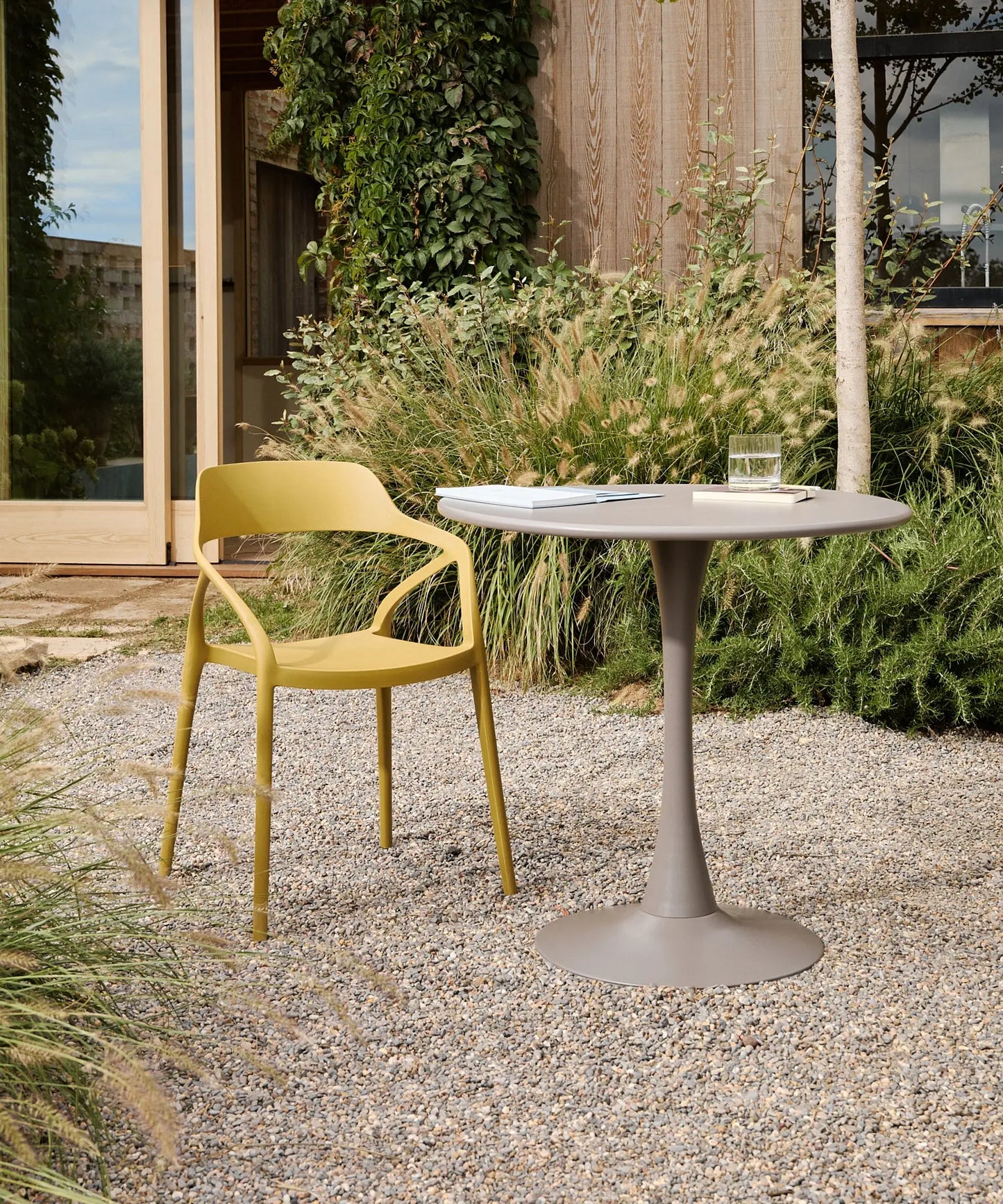 46933625766225 Silla de Polipropileno con Reposabrazos Grace Sillas de Plástico Northdeco