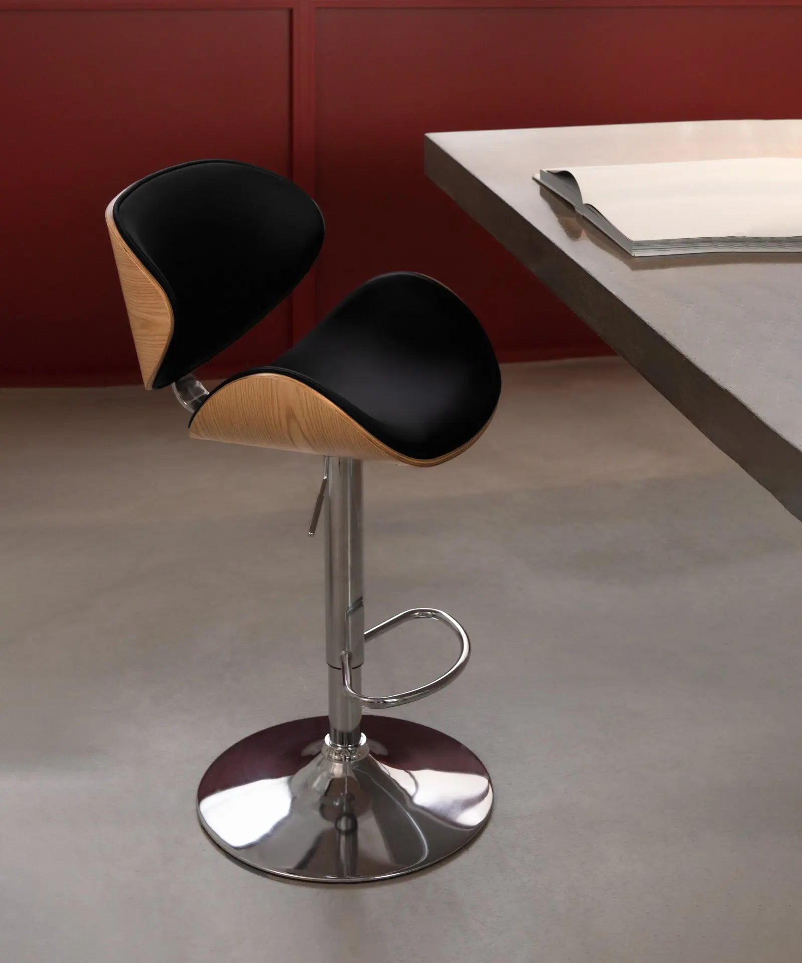 42036831092915 Taburete de Madera y Polipiel Regulable Shelley Taburetes Northdeco