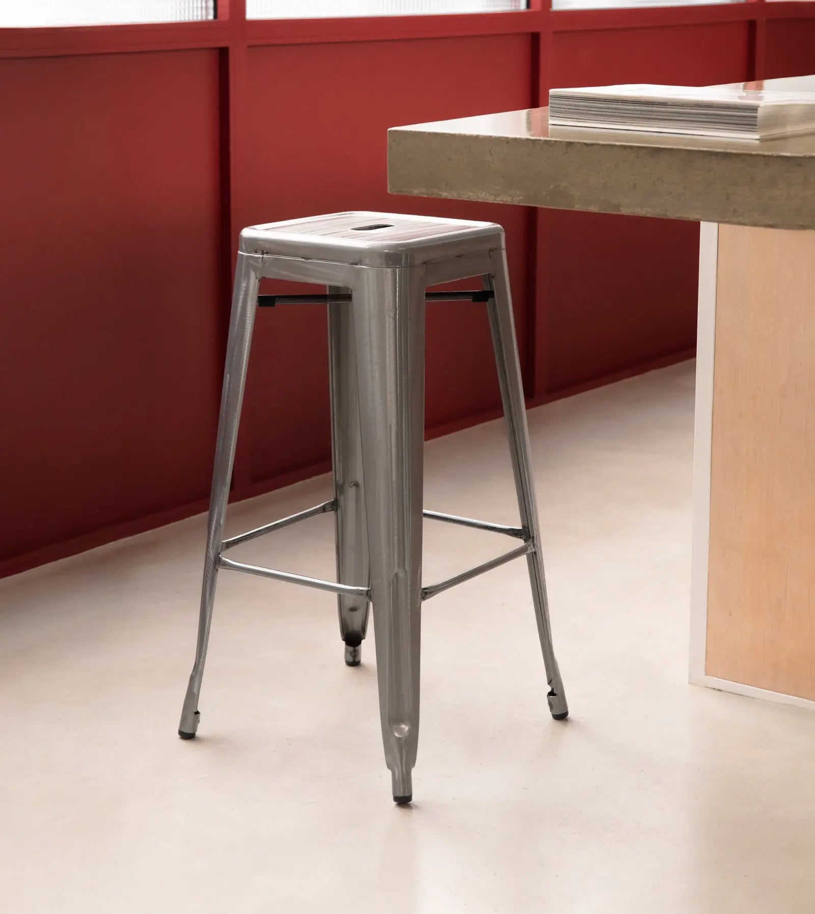 Taburete Alto de Metal Tolik - Polished Edition Taburetes Northdeco