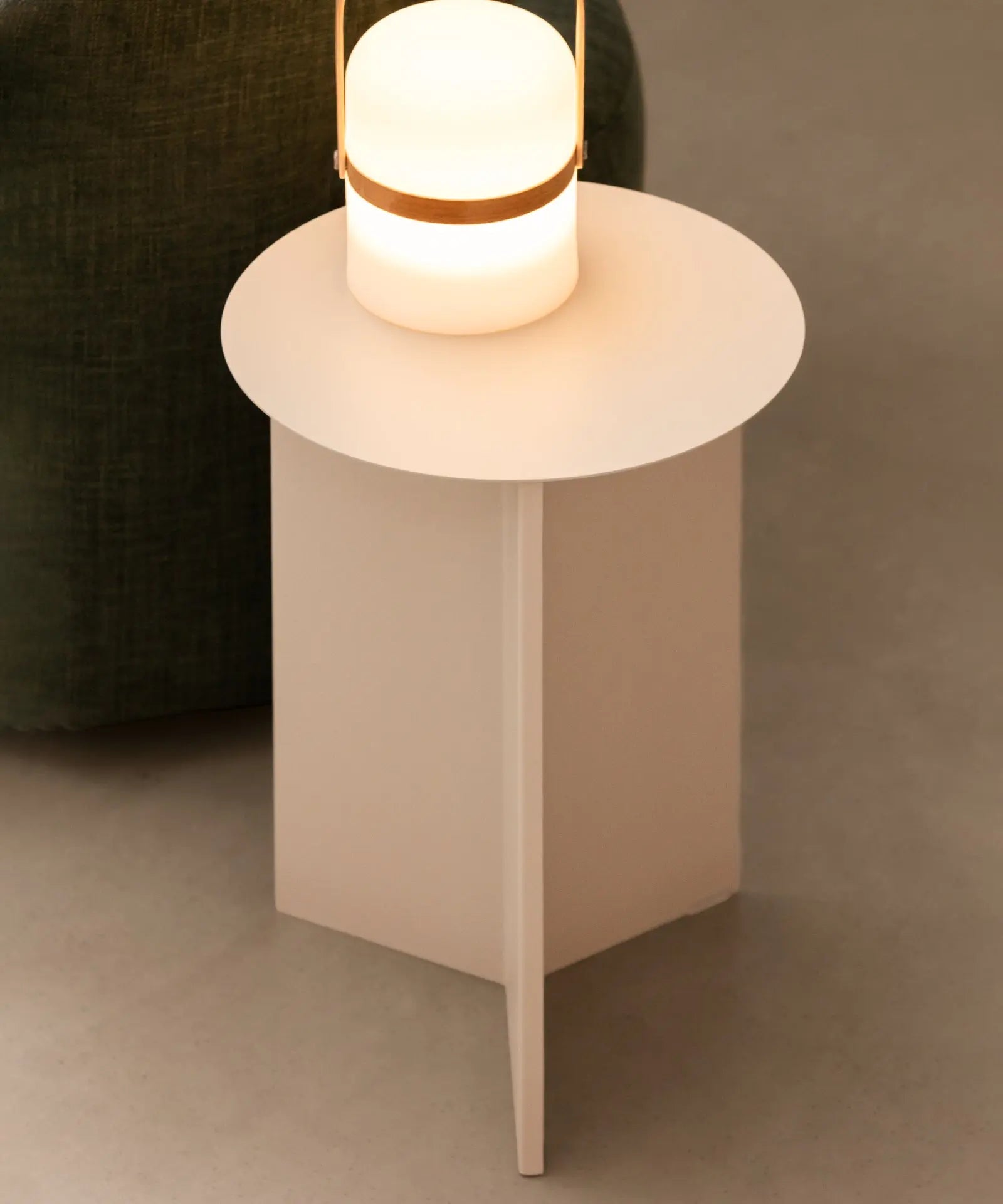 55689153741186 Mesita auxiliar de metal Aiden (47x35 cm) Mesas Auxiliares Northdeco