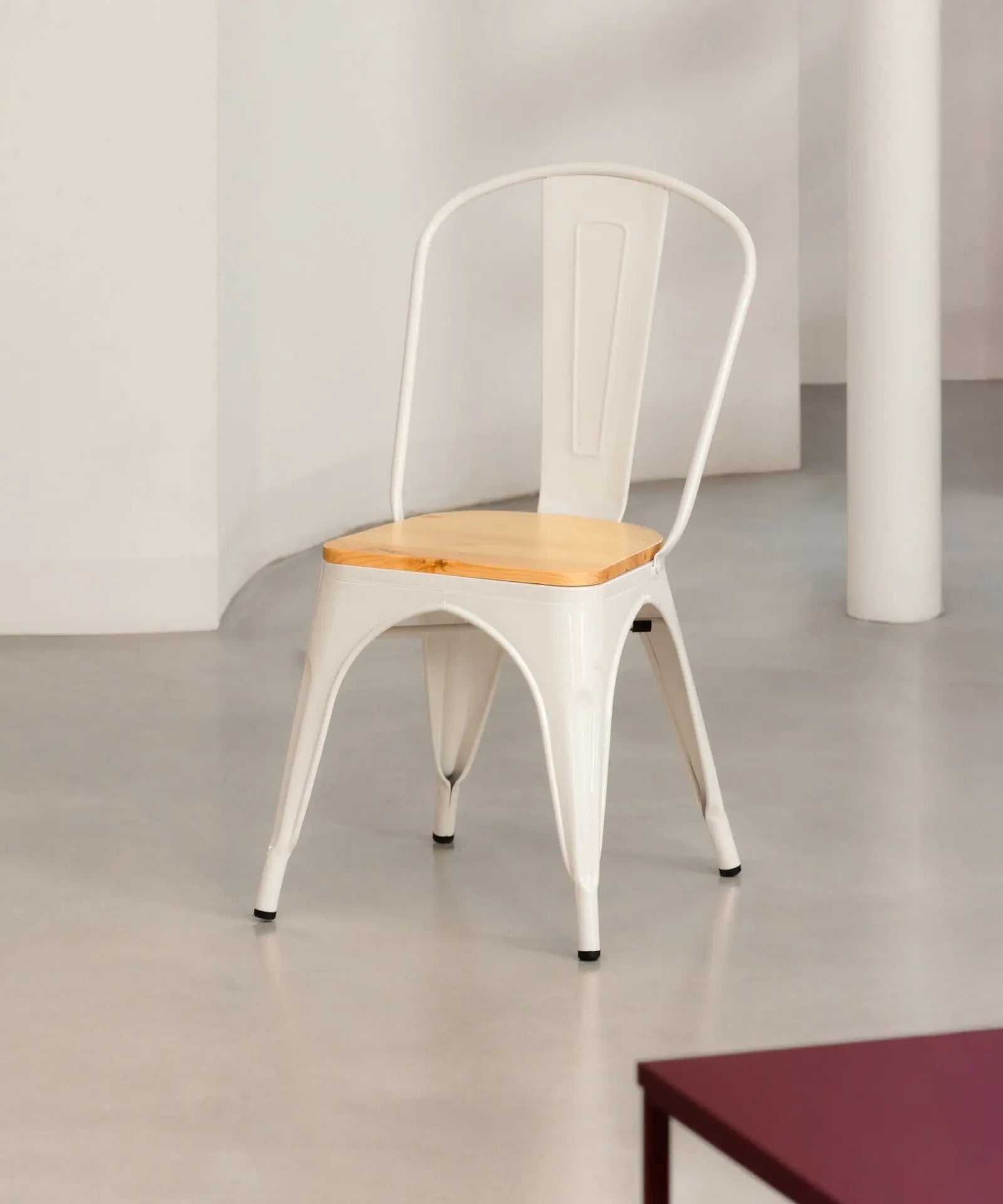 Silla de Comedor de Metal y Madera Tolik Wood Sillas Metálicas Northdeco