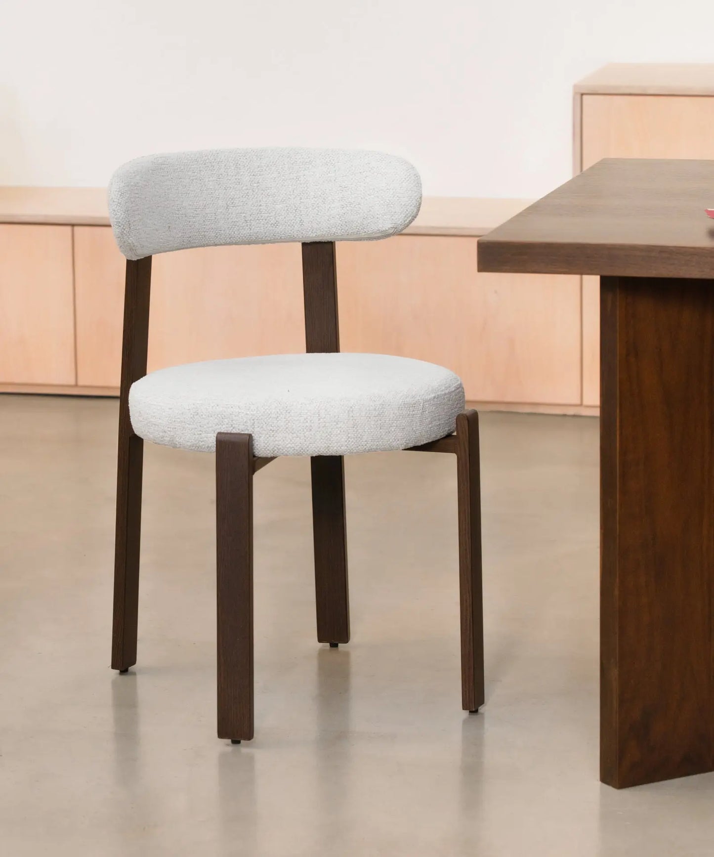 55629080101250 Silla de Comedor Tapizada y en Metal efecto Madera Aura Sillas tapizadas Northdeco