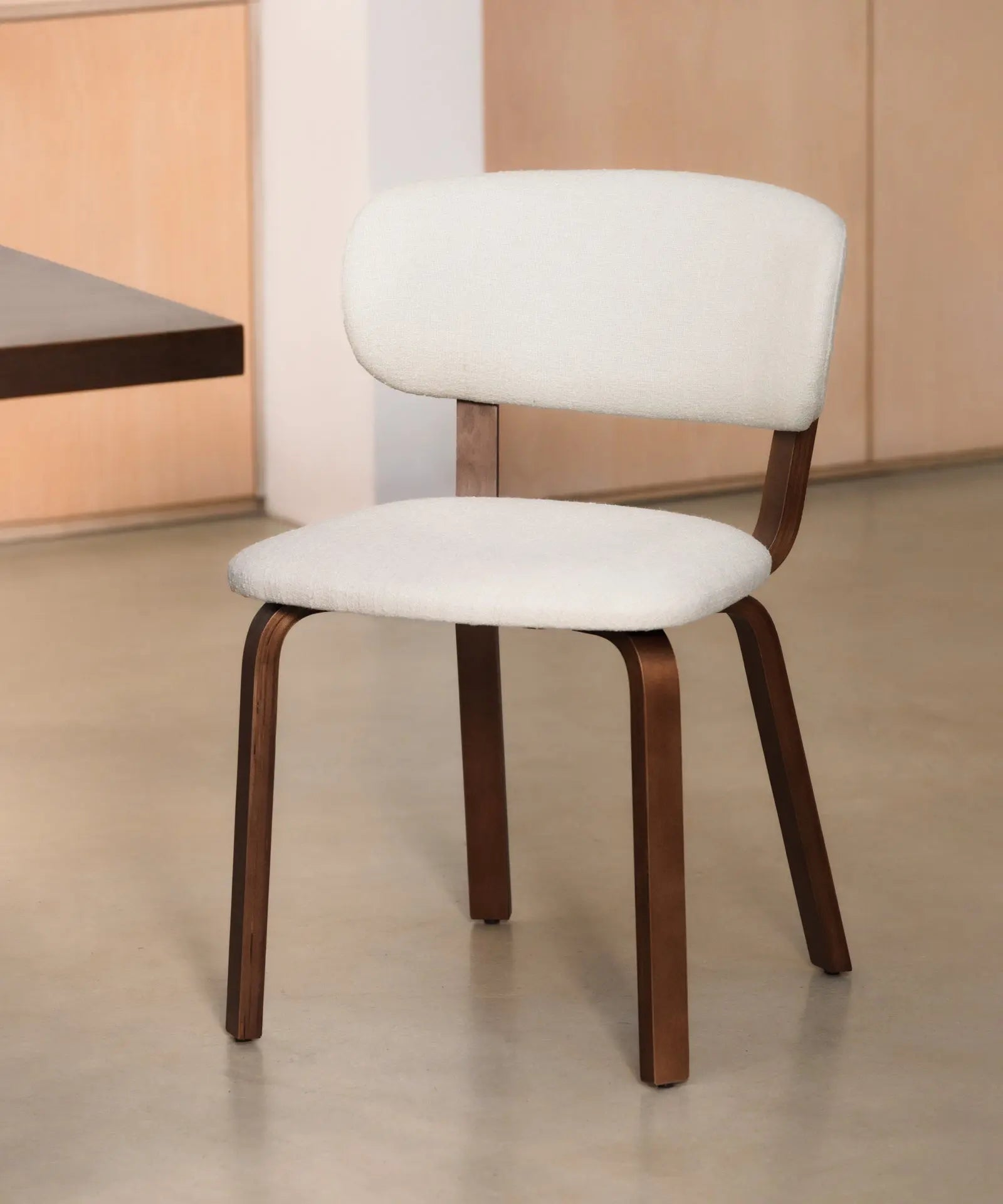 55822683406722 Silla de Comedor en Madera y Tapizada Benton Sillas Nórdicas Northdeco