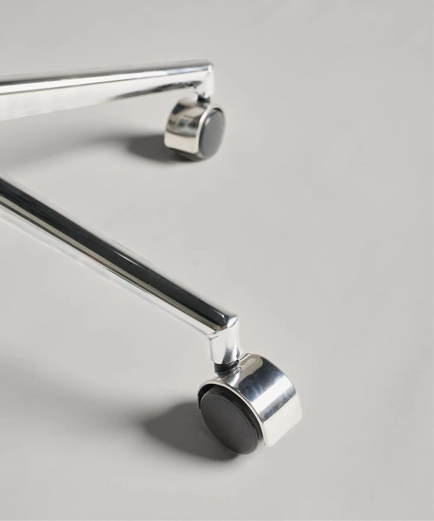 55962016121218 Silla de Oficina en Piel Kane Low Base Sillas de Oficina Northdeco