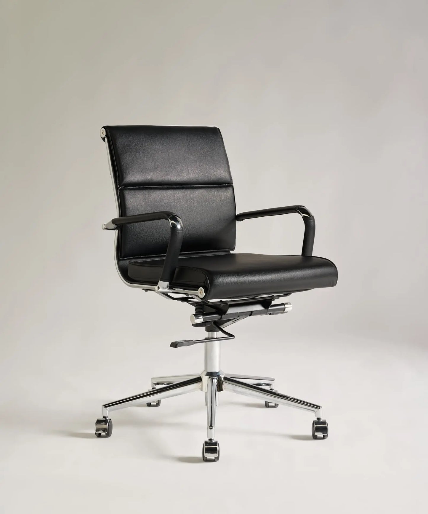 55962016121218 Silla de Oficina en Piel Kane Low Base Sillas de Oficina Northdeco