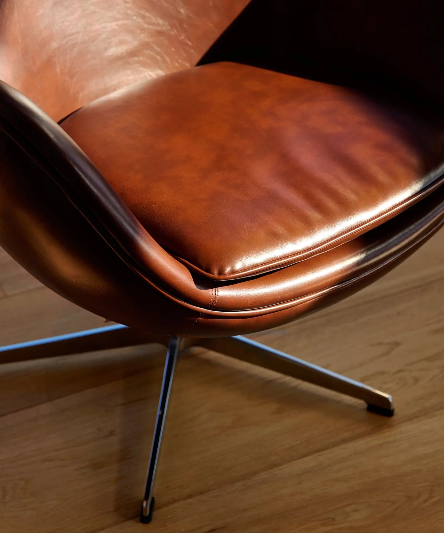 55554303263106 Sillón en Polipiel y Acero con Reposabrazos Monet Sillones tapizados Northdeco