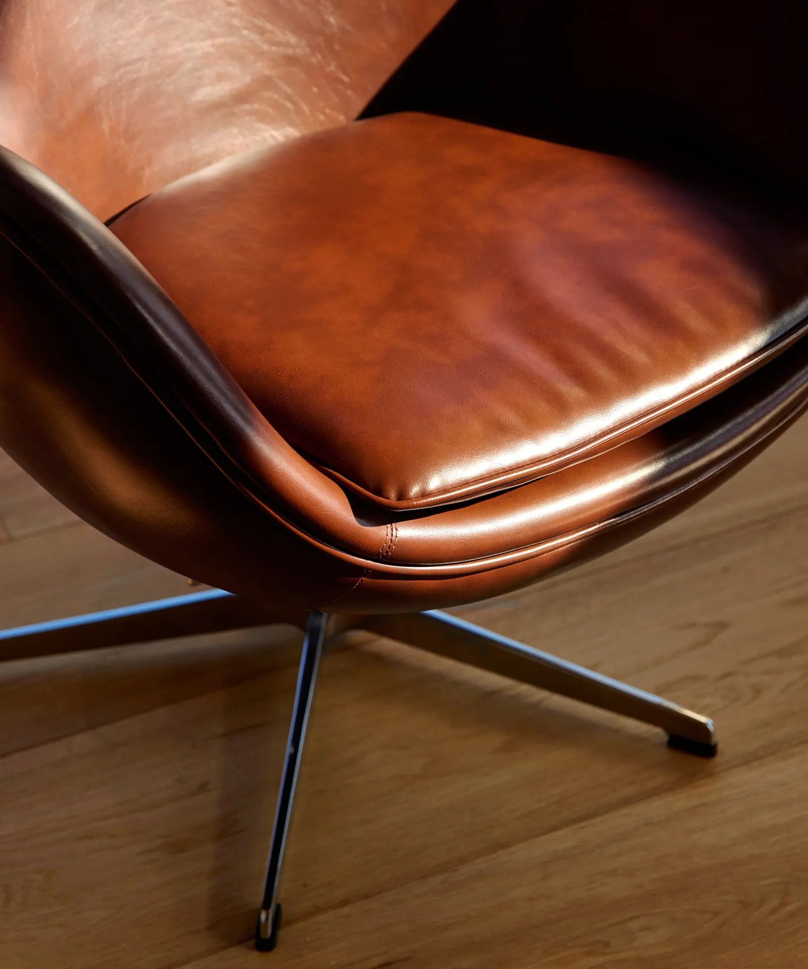 55554303263106 Sillón en Polipiel y Acero con Reposabrazos Monet Sillones tapizados Northdeco