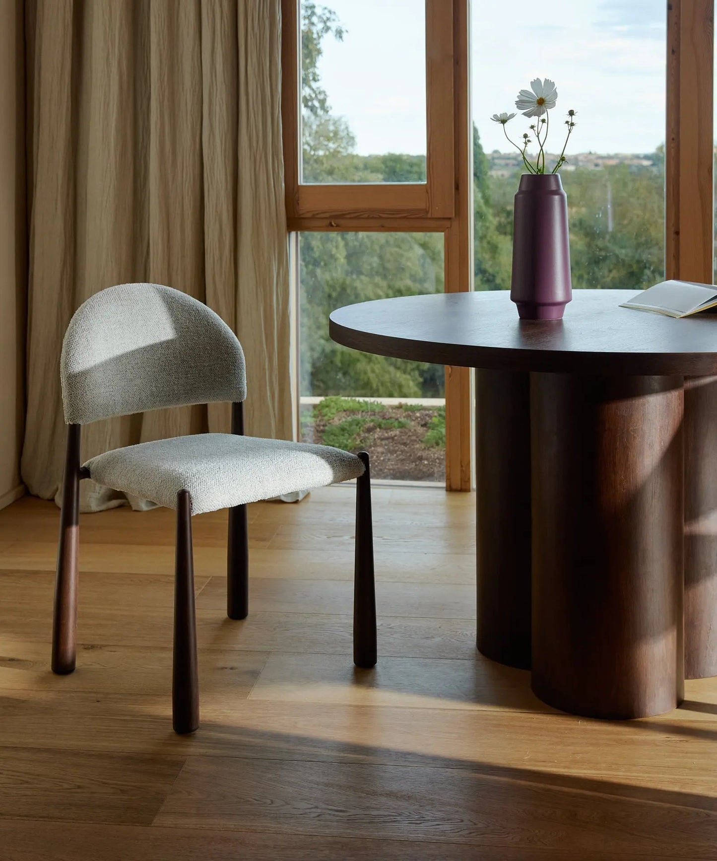 55651919233410 Silla de Comedor en Madera Tapizada Dafne Sillas tapizadas Northdeco