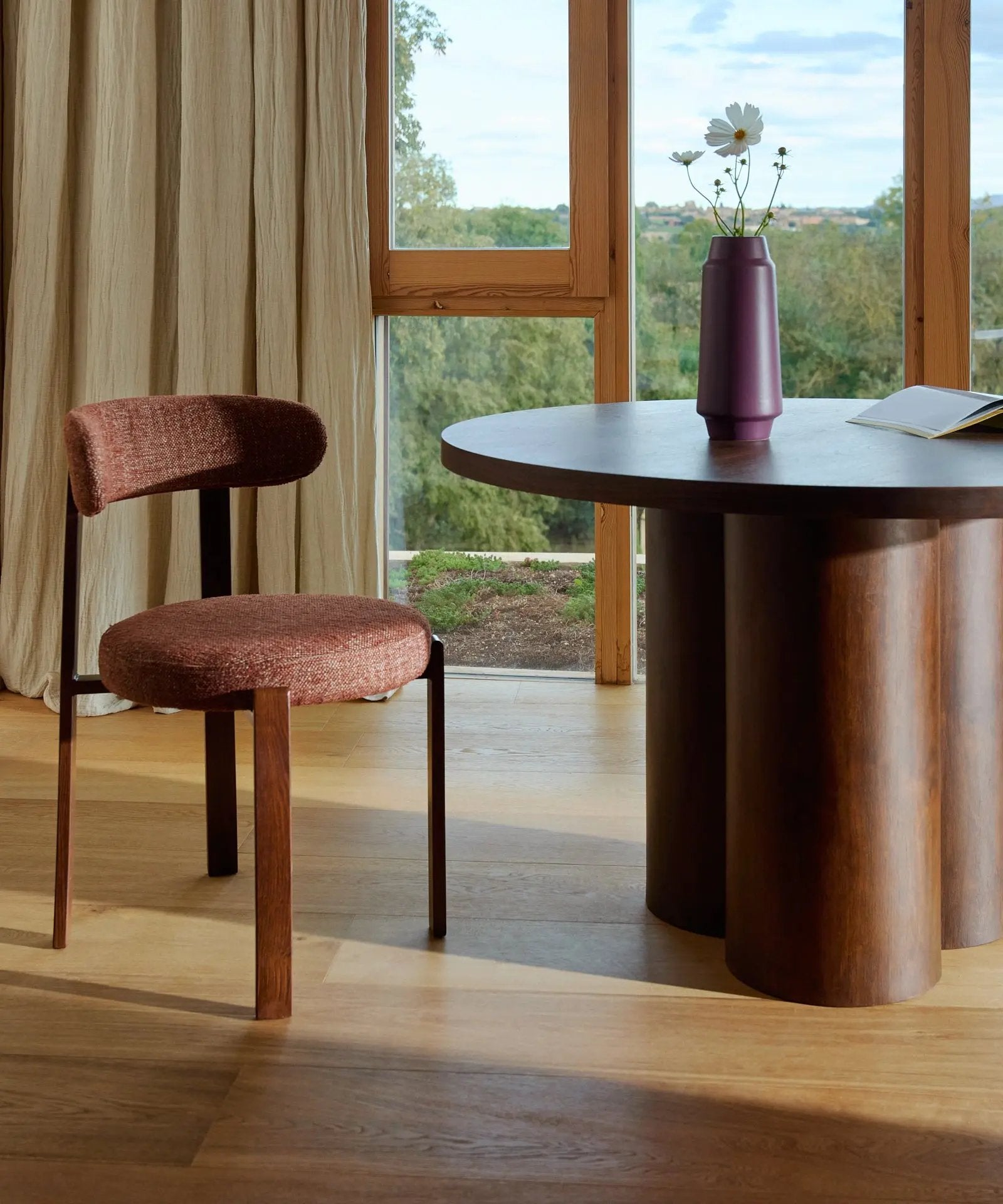 55629071581570 Silla de Comedor Tapizada y en Metal efecto Madera Aura Sillas tapizadas Northdeco