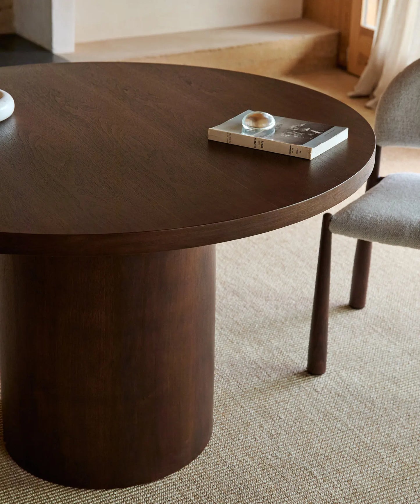 55587551019394 Mesa de Comedor Redonda en Madera Jolie (120 cm) Mesas de Madera Northdeco