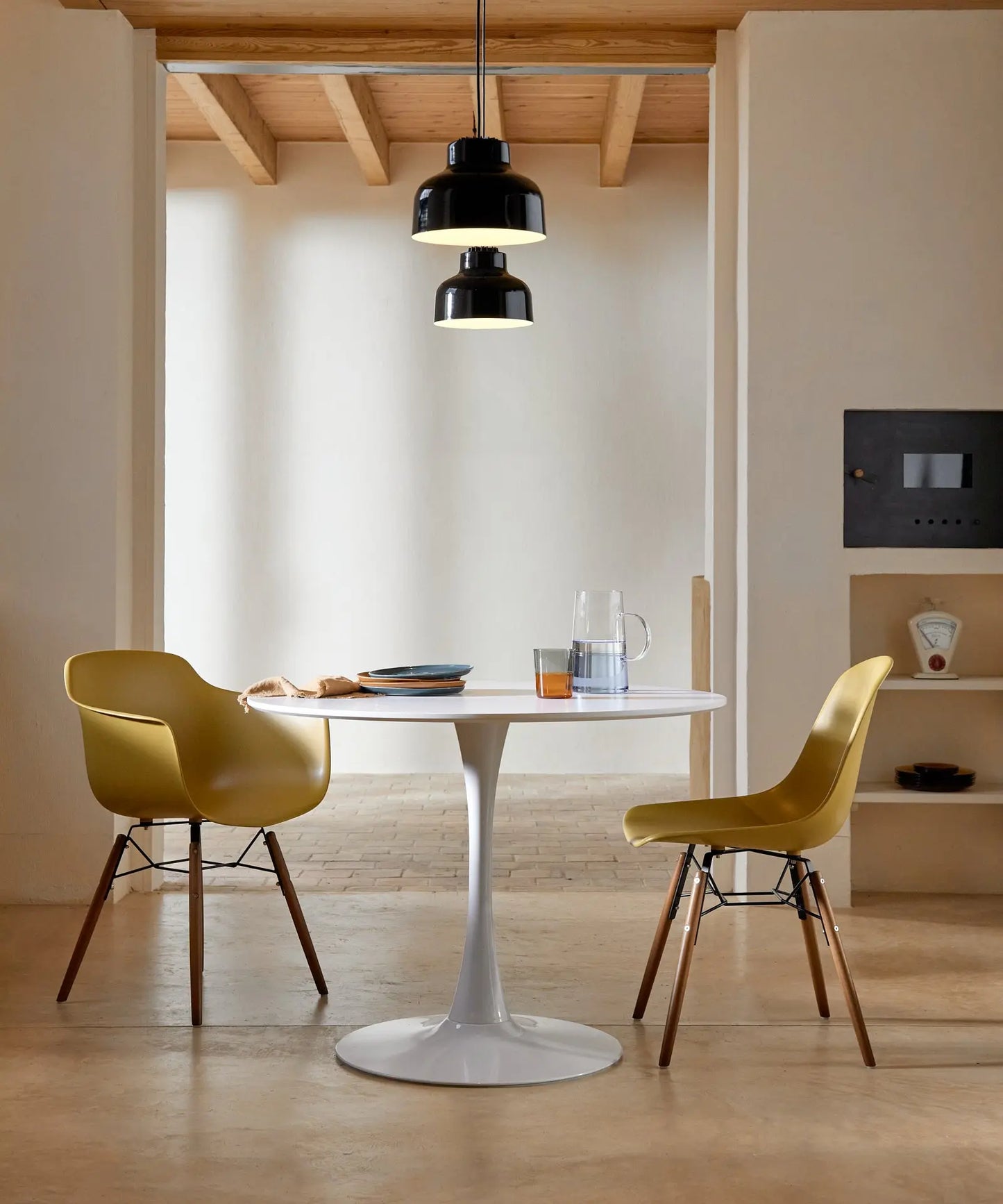 55418511851906 Mesa redonda de metal y fibra de vidrio Tulia (100 cm) Mesas Northdeco