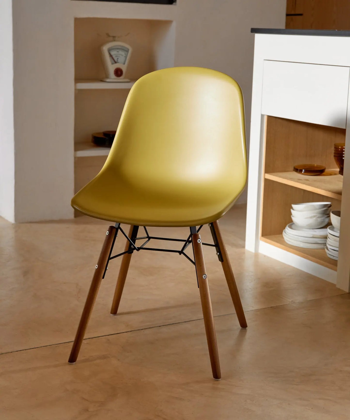 42033017192627 Silla de Polipropileno y Madera Elon Sillas de Plástico Northdeco