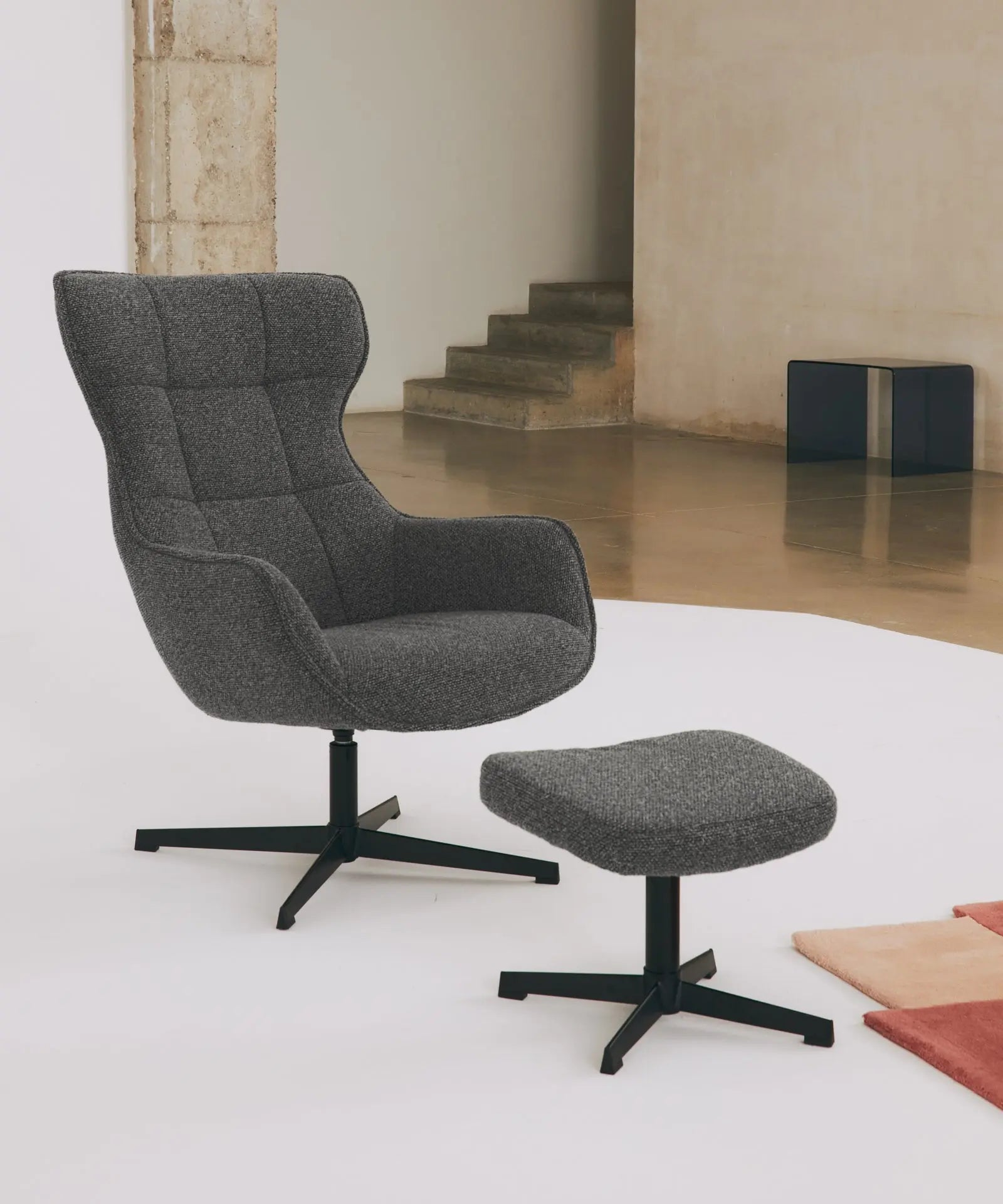 55301845123458 Sillón tapizado en tela bouclé con Ottoman Elsa Sillones tapizados Northdeco