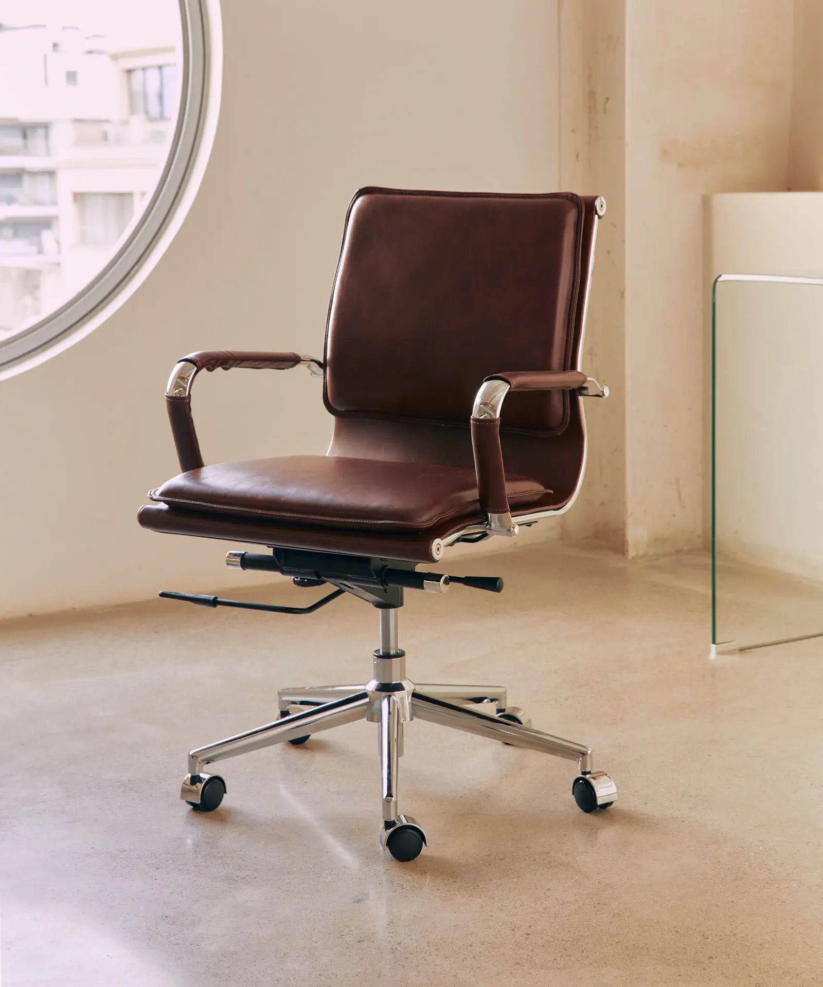 48502343401809 Silla de Oficina en Polipiel Low Base Dallas Sillas de Oficina Northdeco