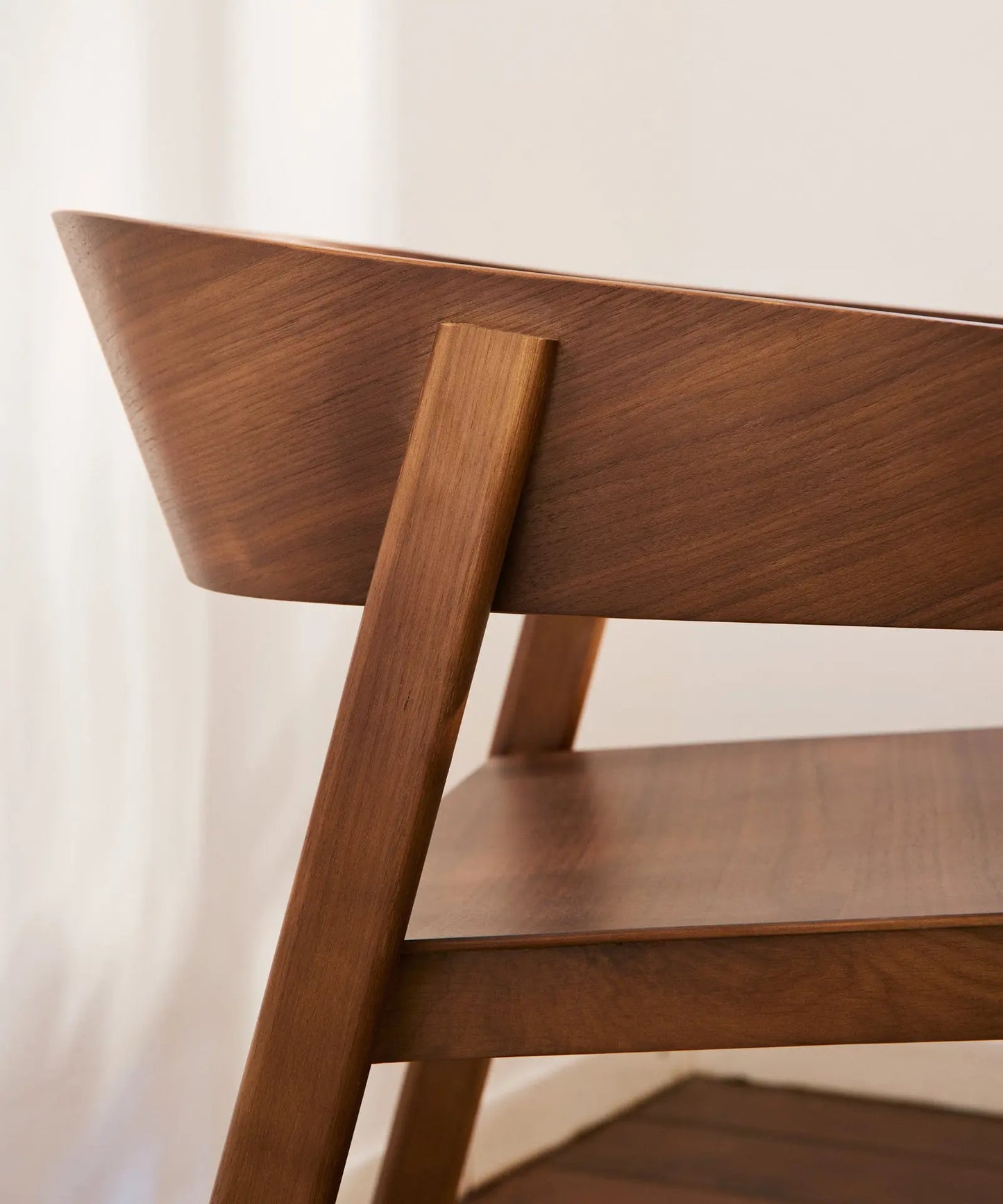 48427314151761 Silla de comedor en Madera con Reposabrazos Isabella  Northdeco