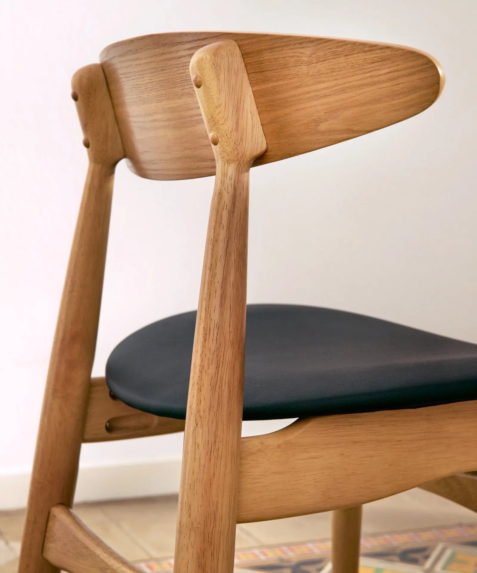 椅子 kotokoto Haga Fors Chair Low Chair | Sakakura Junzo Architectural Institute | TENDO