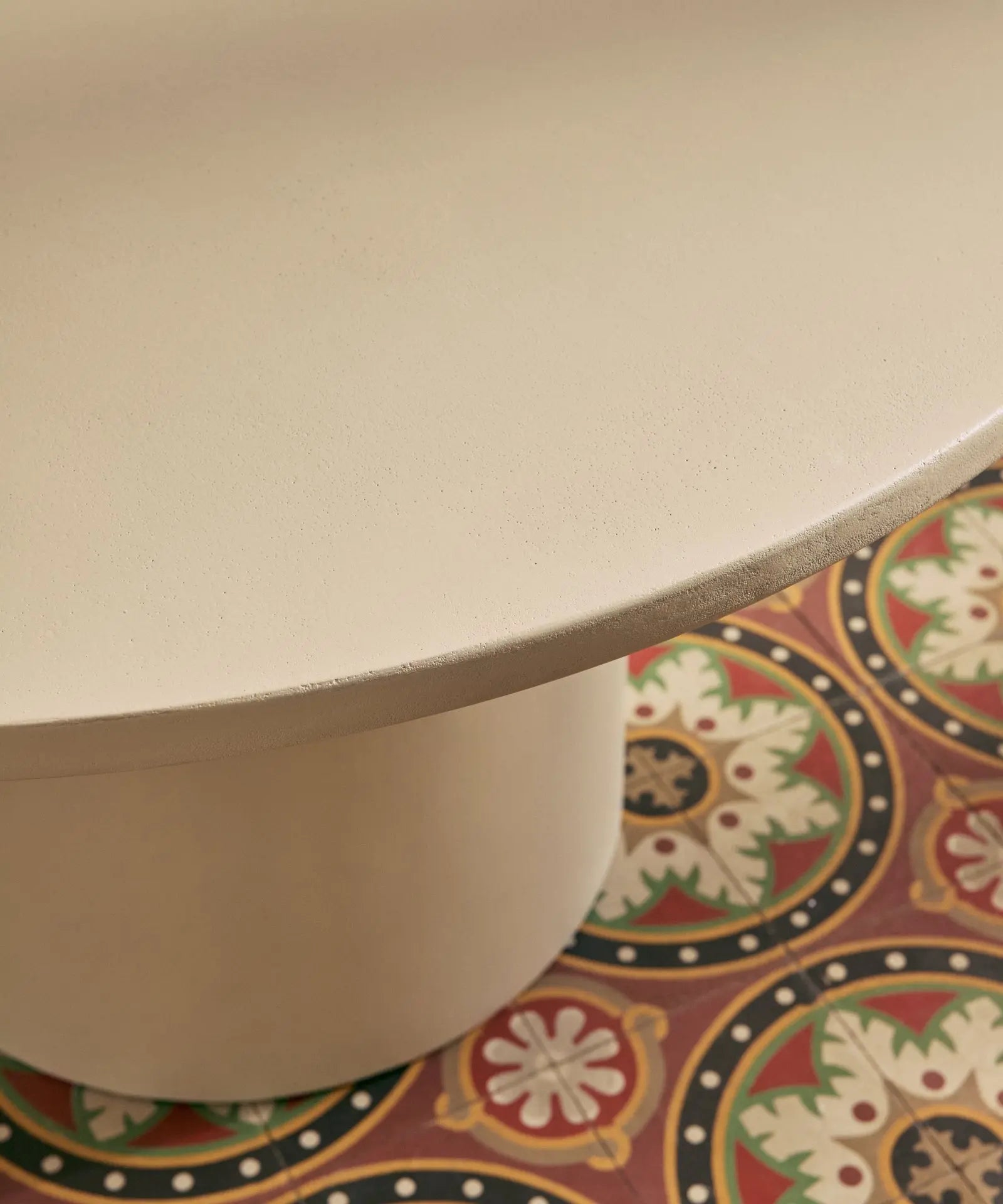 55283477381506 Mesa de Comedor Redonda en Microcemento Ethel (120 cm) Mesa de comedor Northdeco