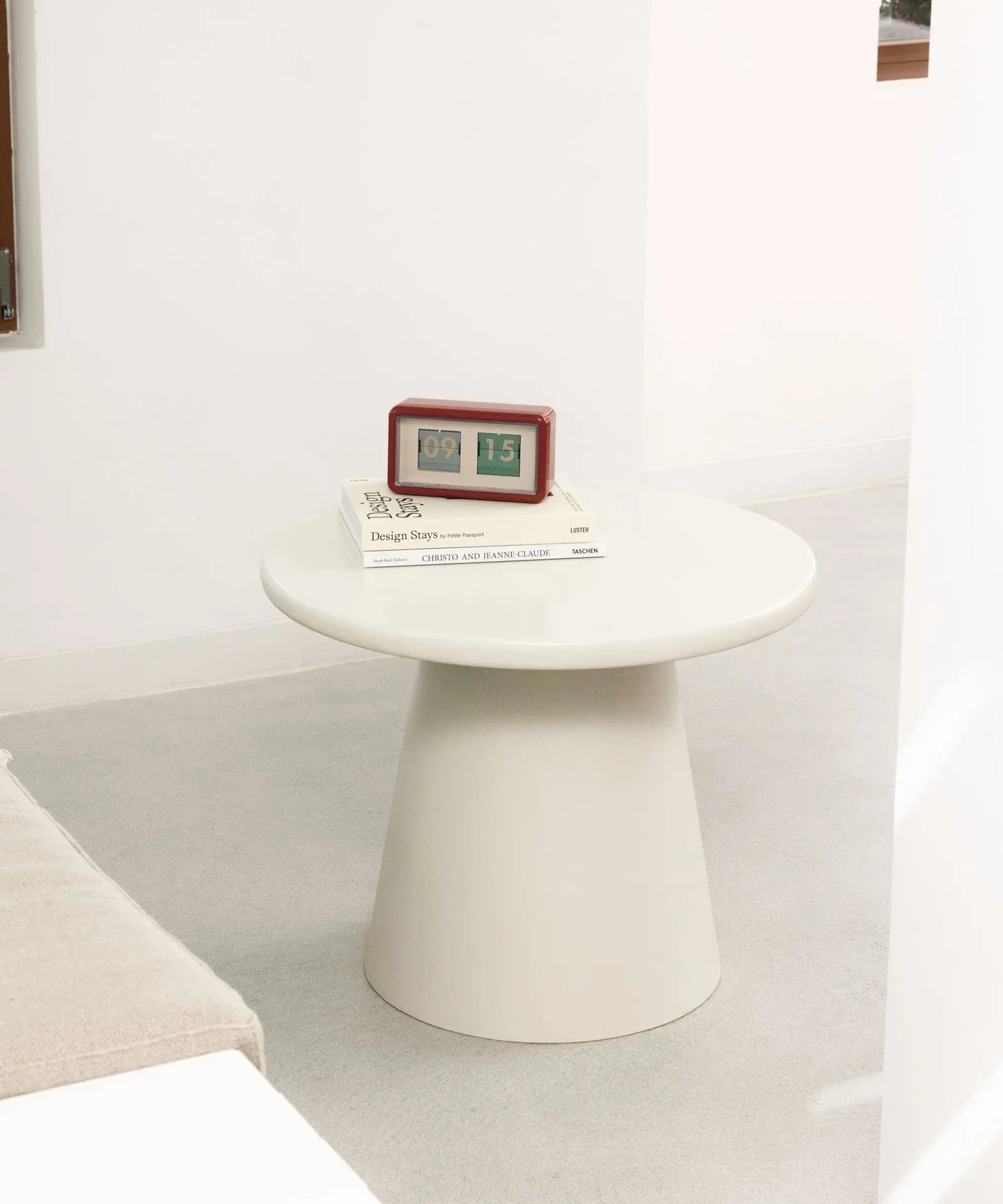 55284327383426 Mesa Auxiliar Redonda en Microcemento Eren (60 cm) Mesas Auxiliares Northdeco