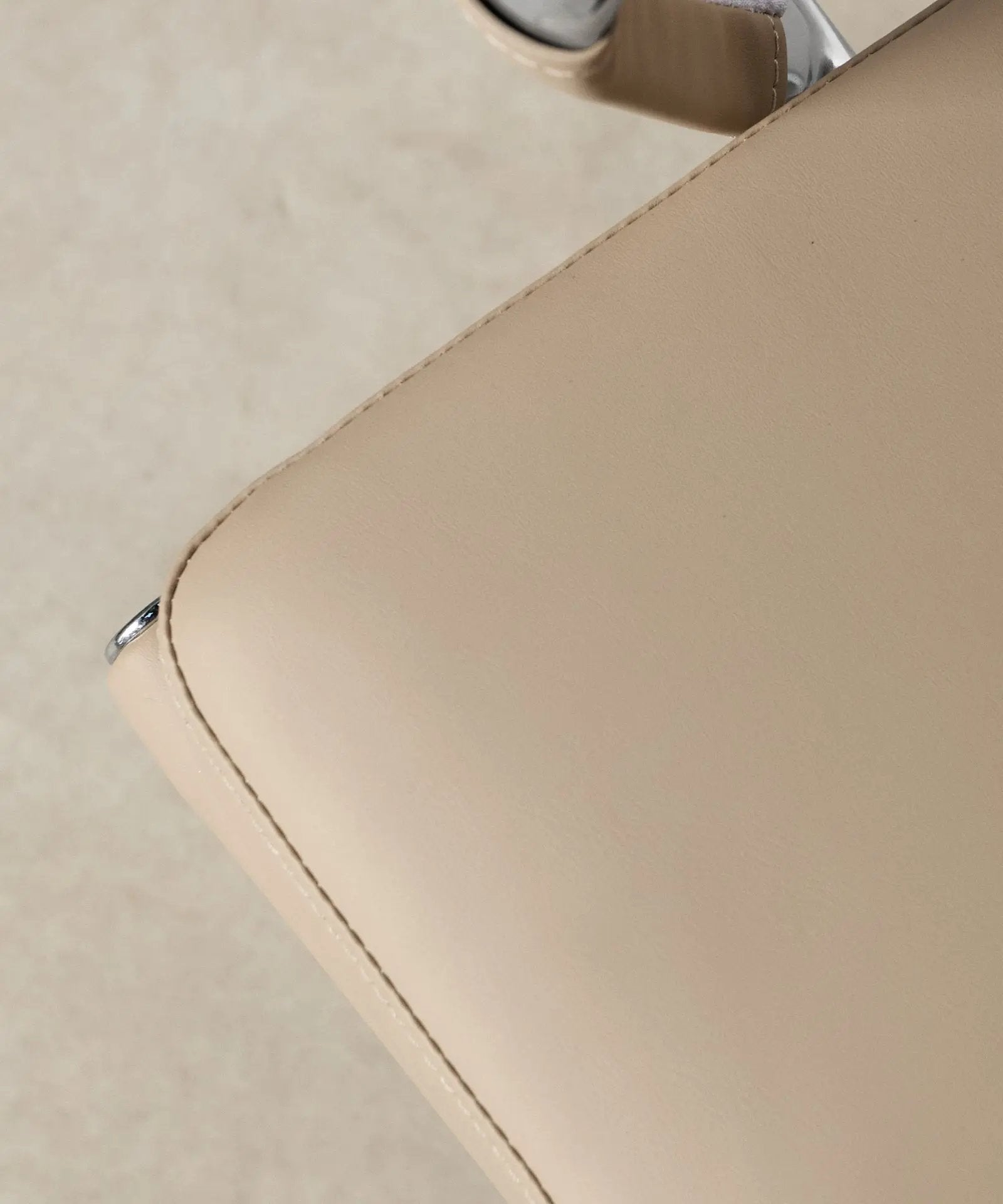 55814755385730 Silla de Oficina en Polipiel Low Base Adalia - Color Edition Sillas de Oficina Northdeco